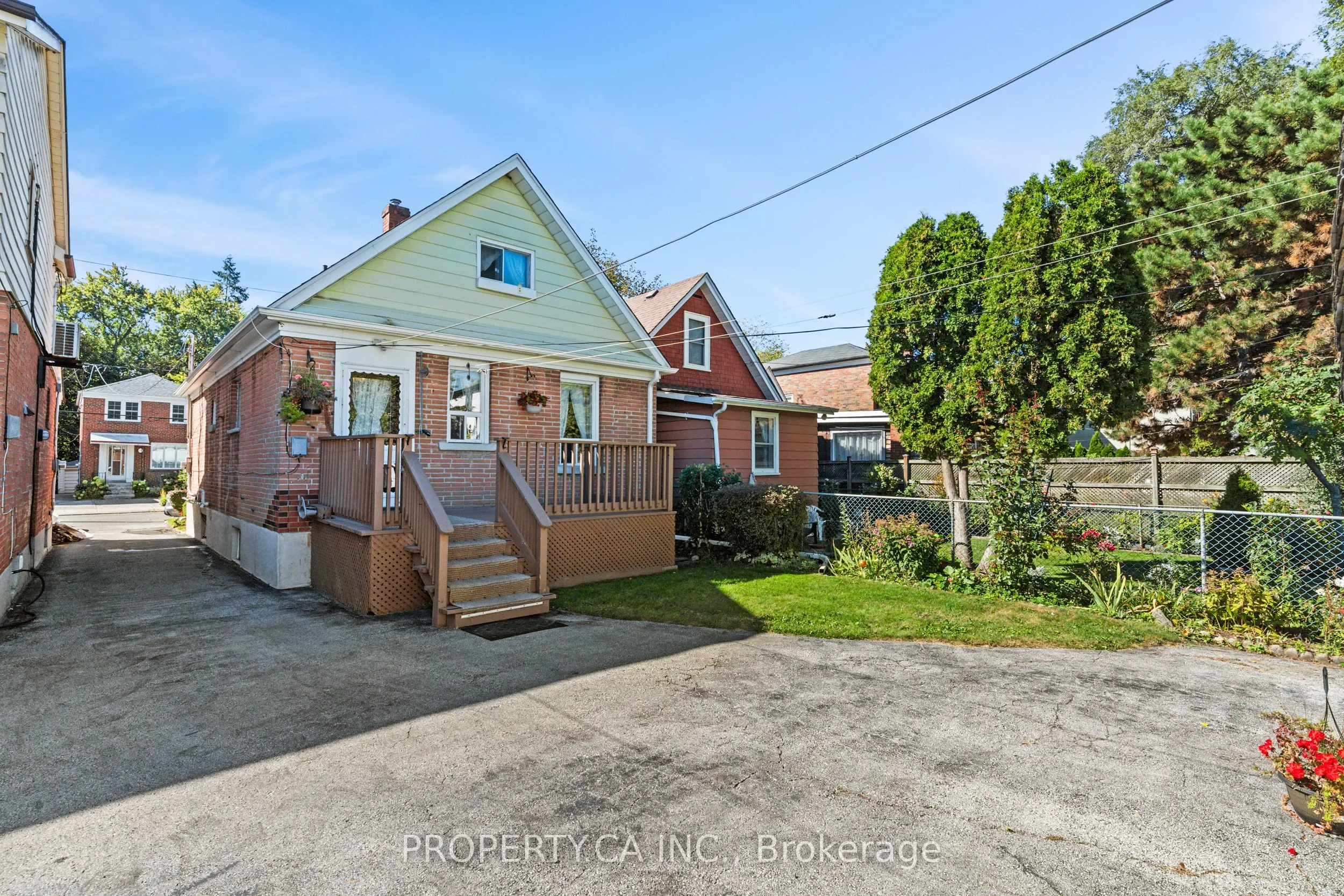 16 Warren Crescent