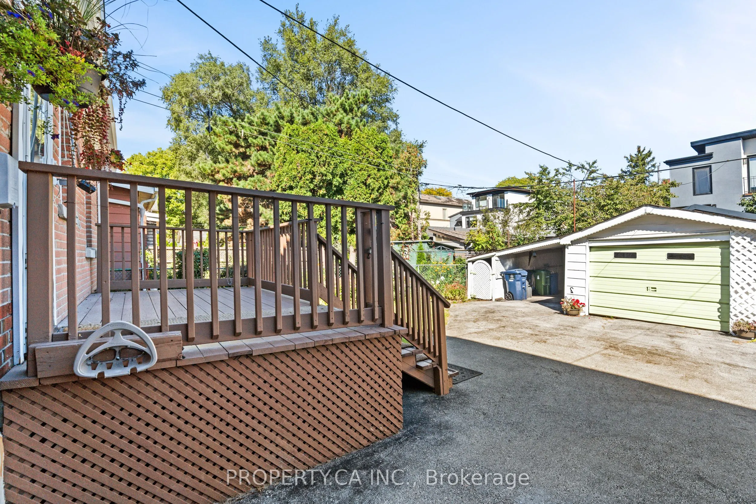 16 Warren Crescent