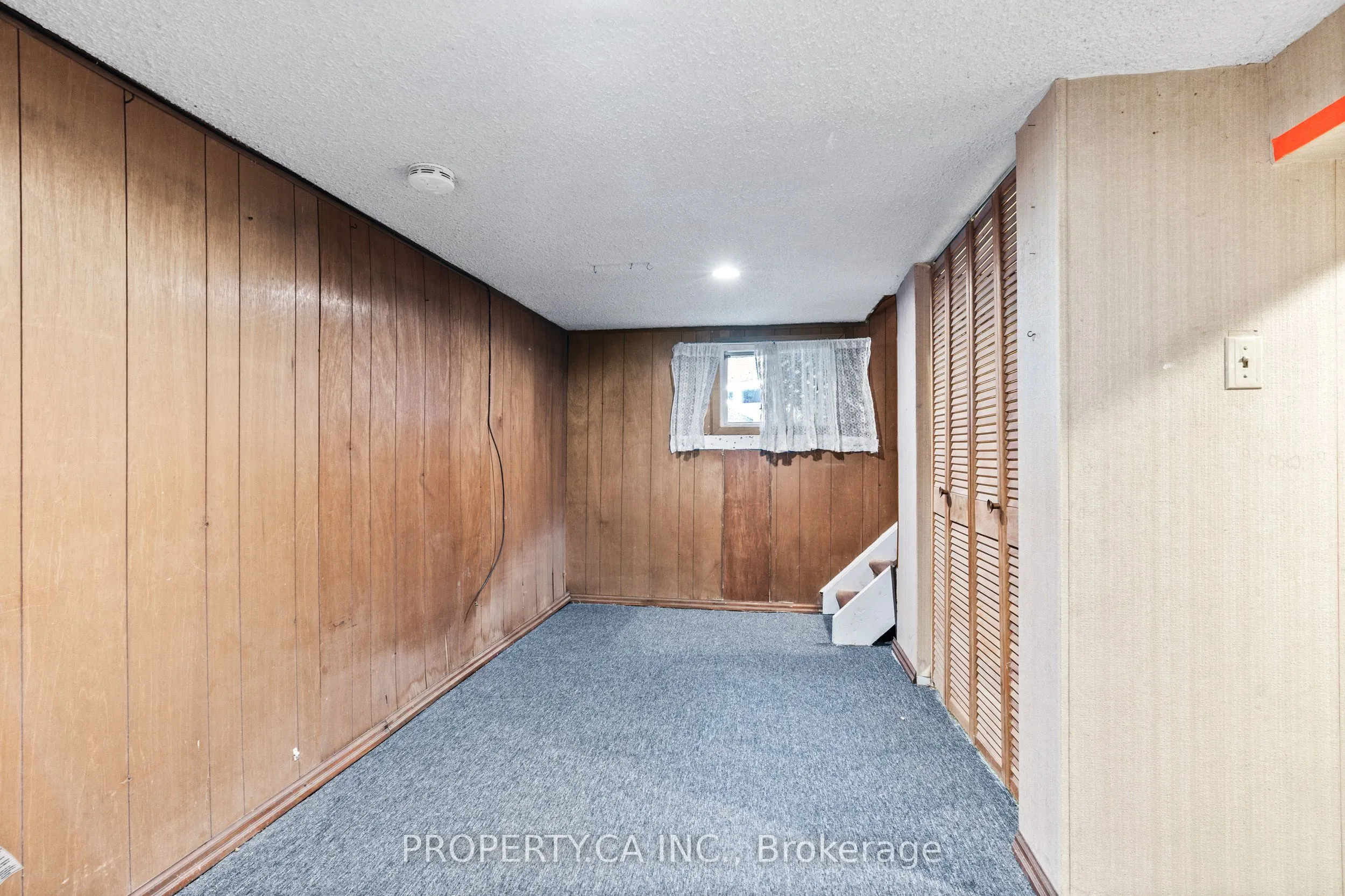 16 Warren Crescent