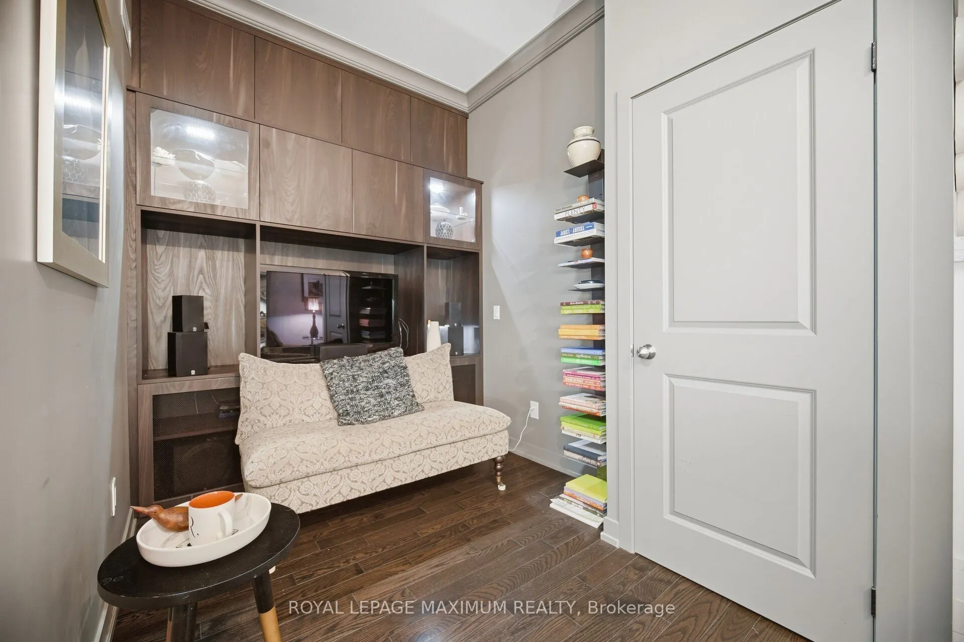 8 Fieldway Road #104