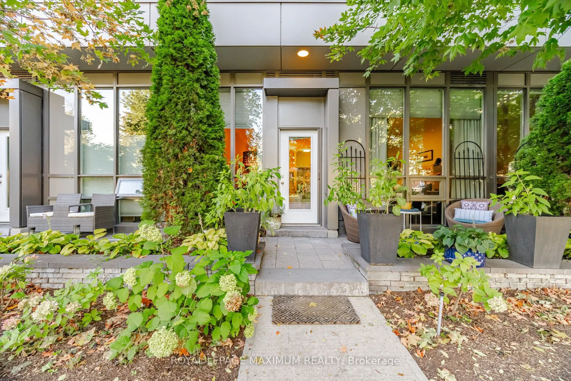 8 Fieldway Road #104
