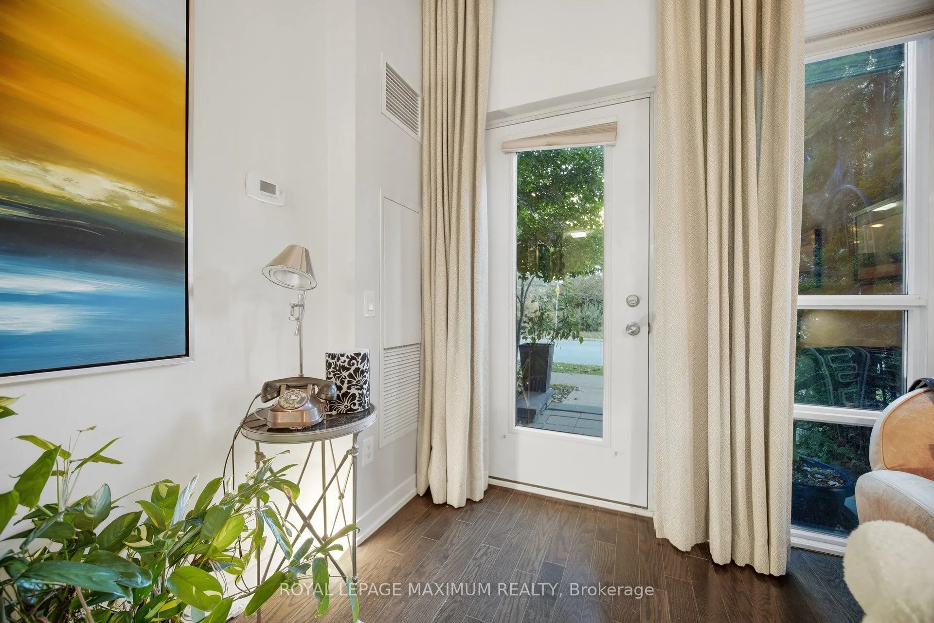 8 Fieldway Road #104