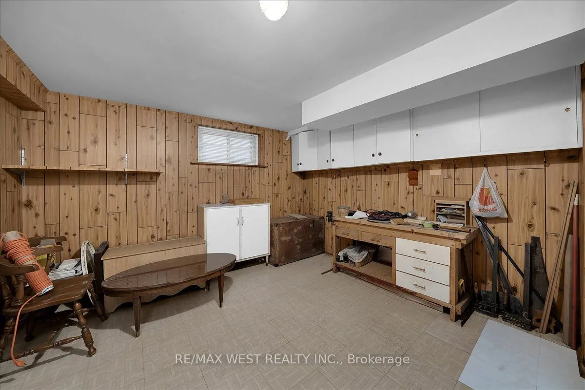 198 Rustic Road