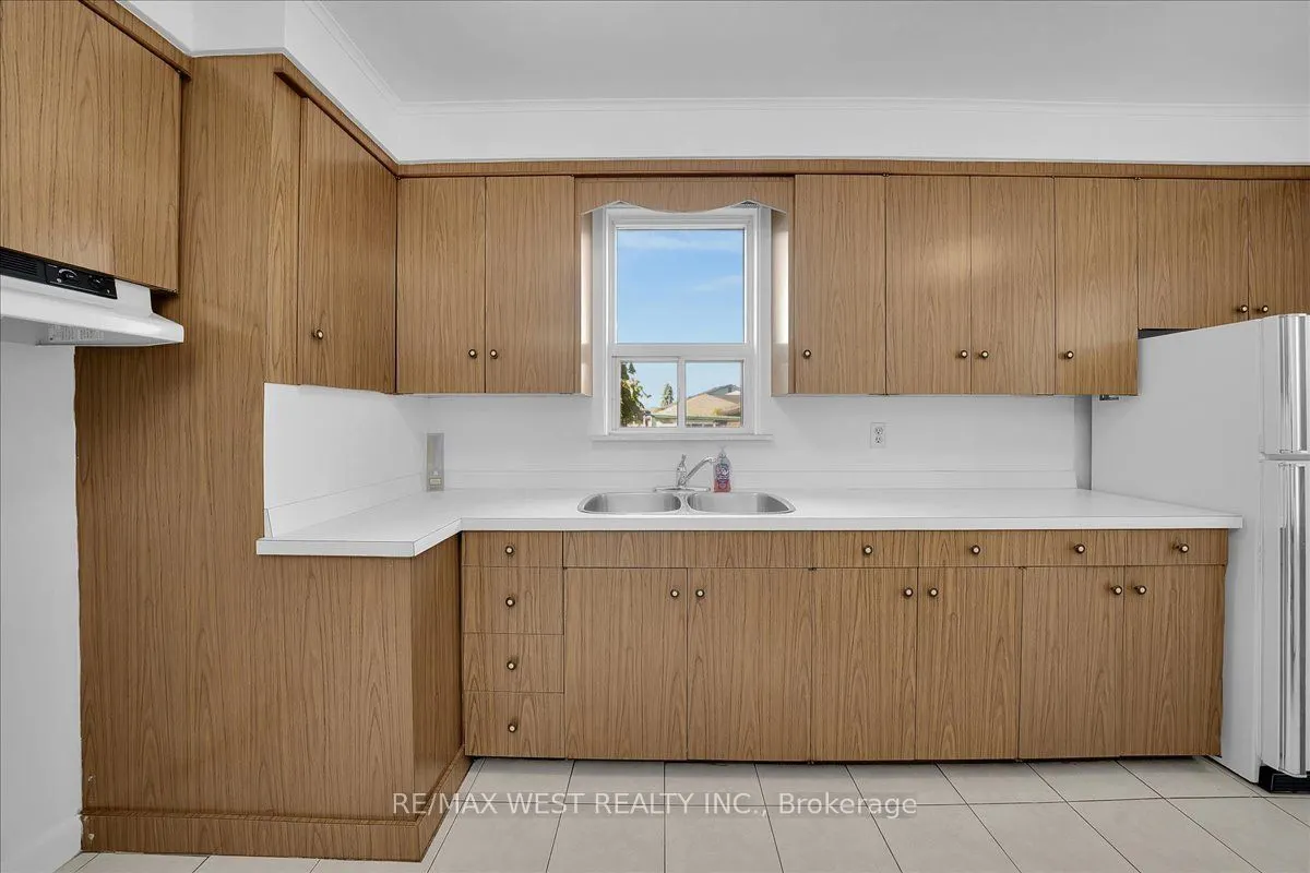 198 Rustic Road