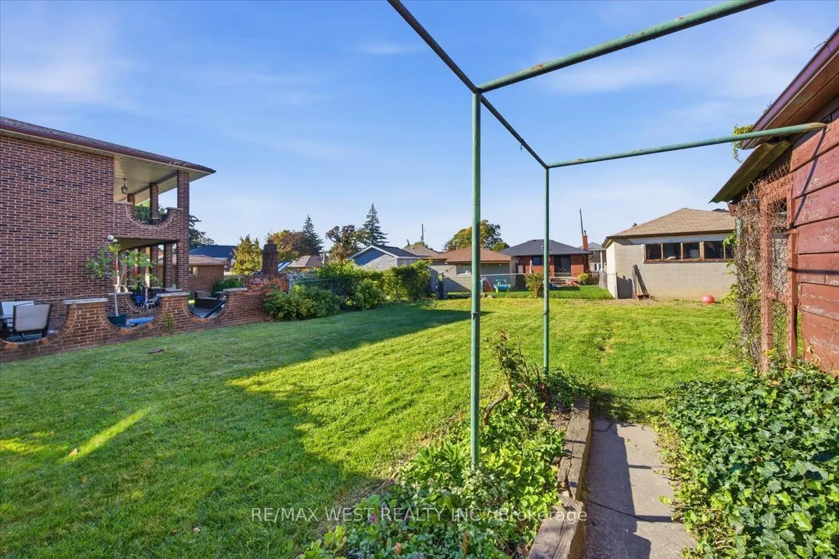 198 Rustic Road