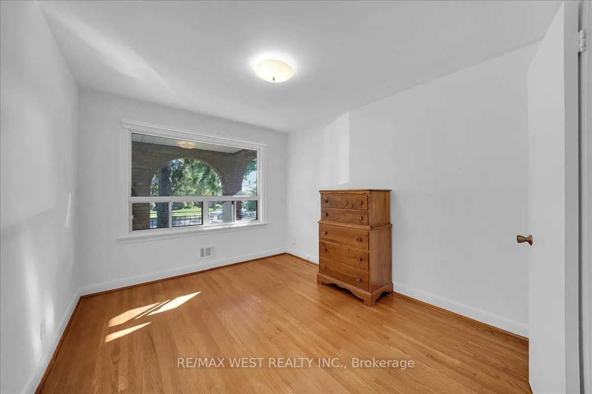 198 Rustic Road