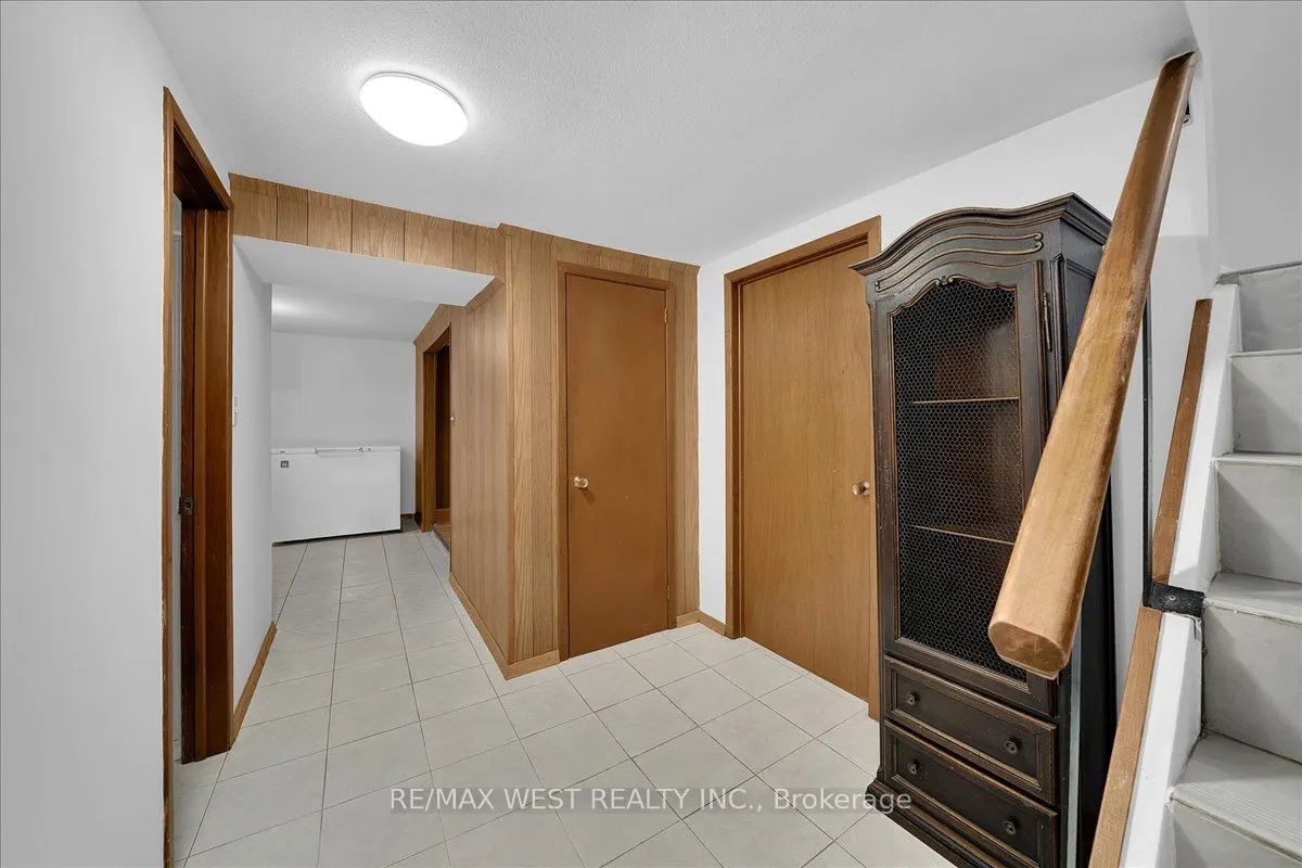 198 Rustic Road
