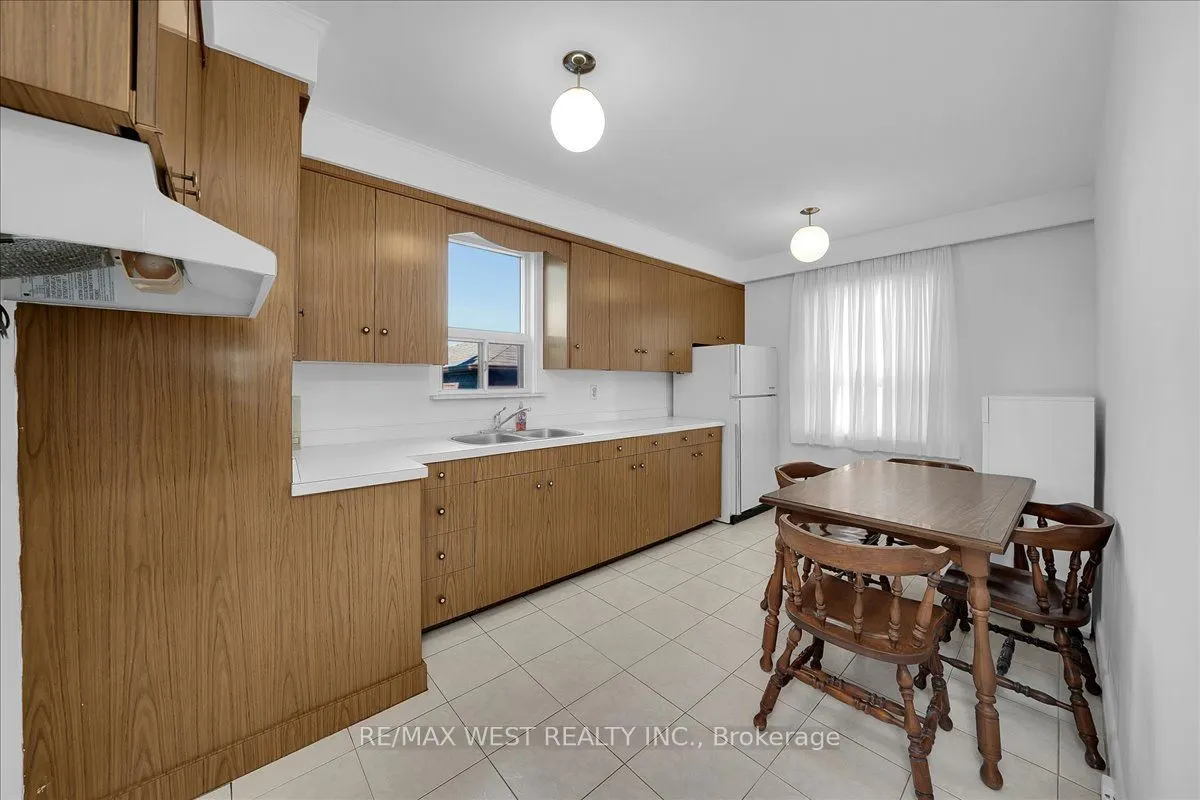 198 Rustic Road
