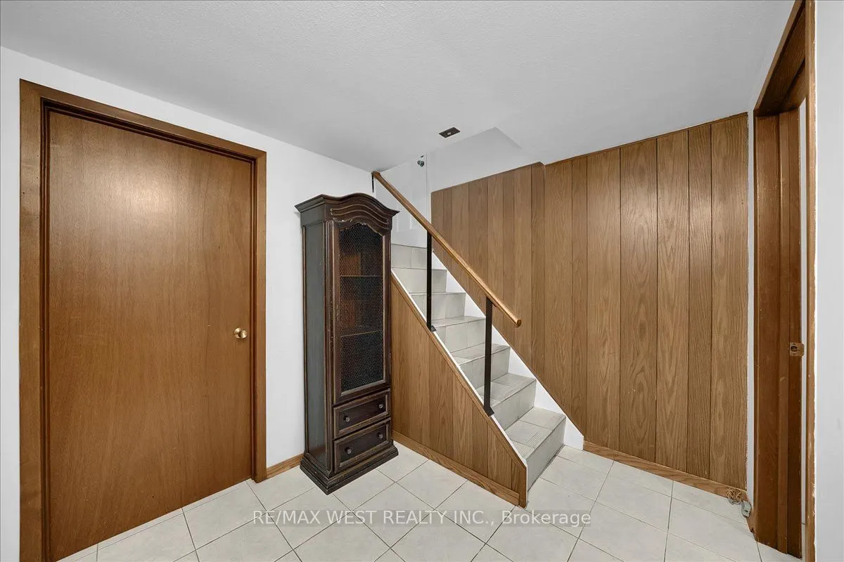 198 Rustic Road