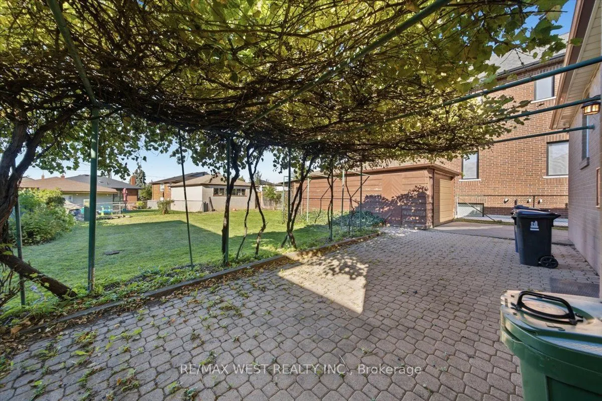 198 Rustic Road
