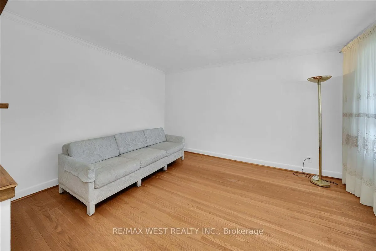 198 Rustic Road