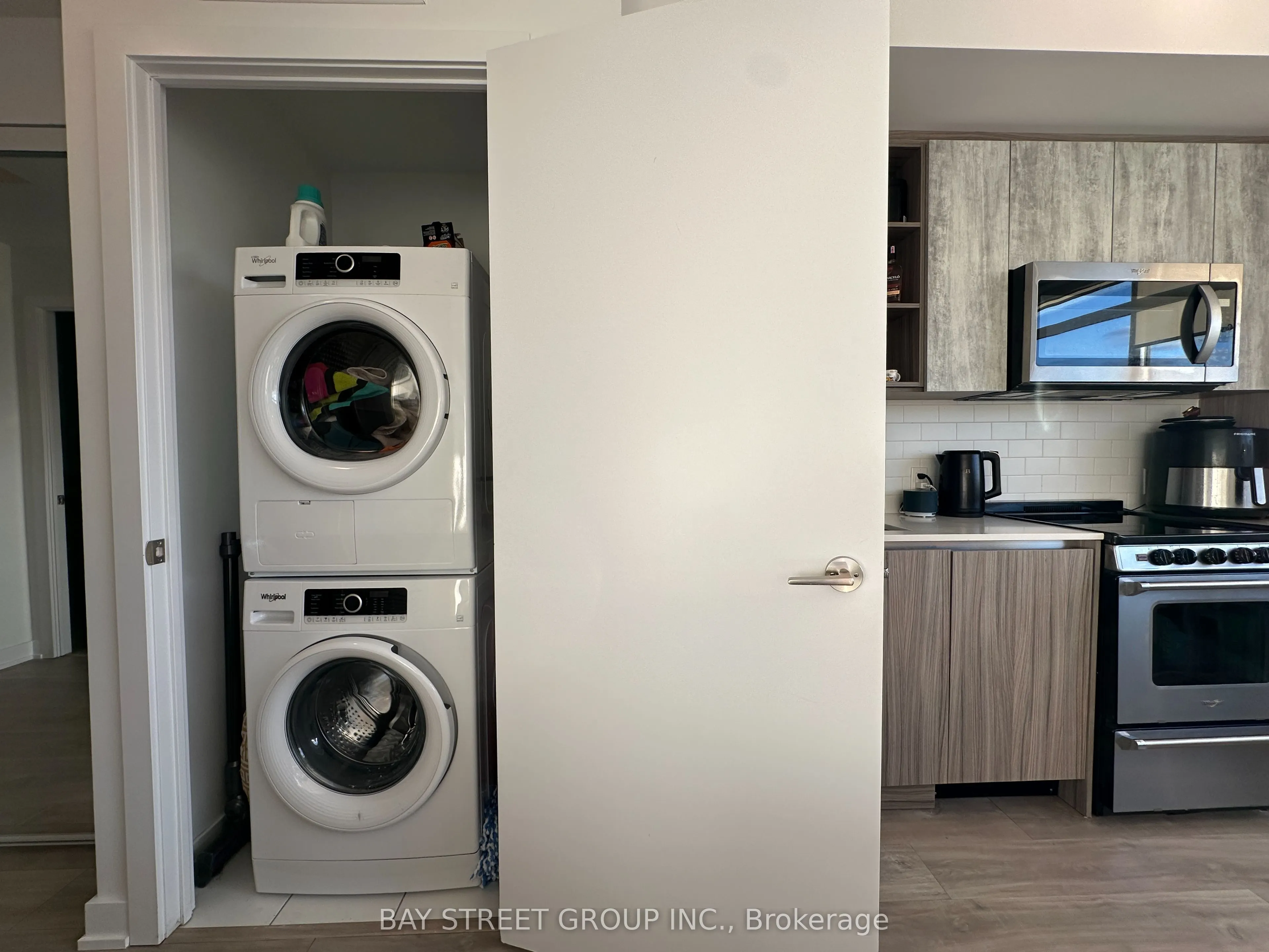 251 Manitoba Street #923