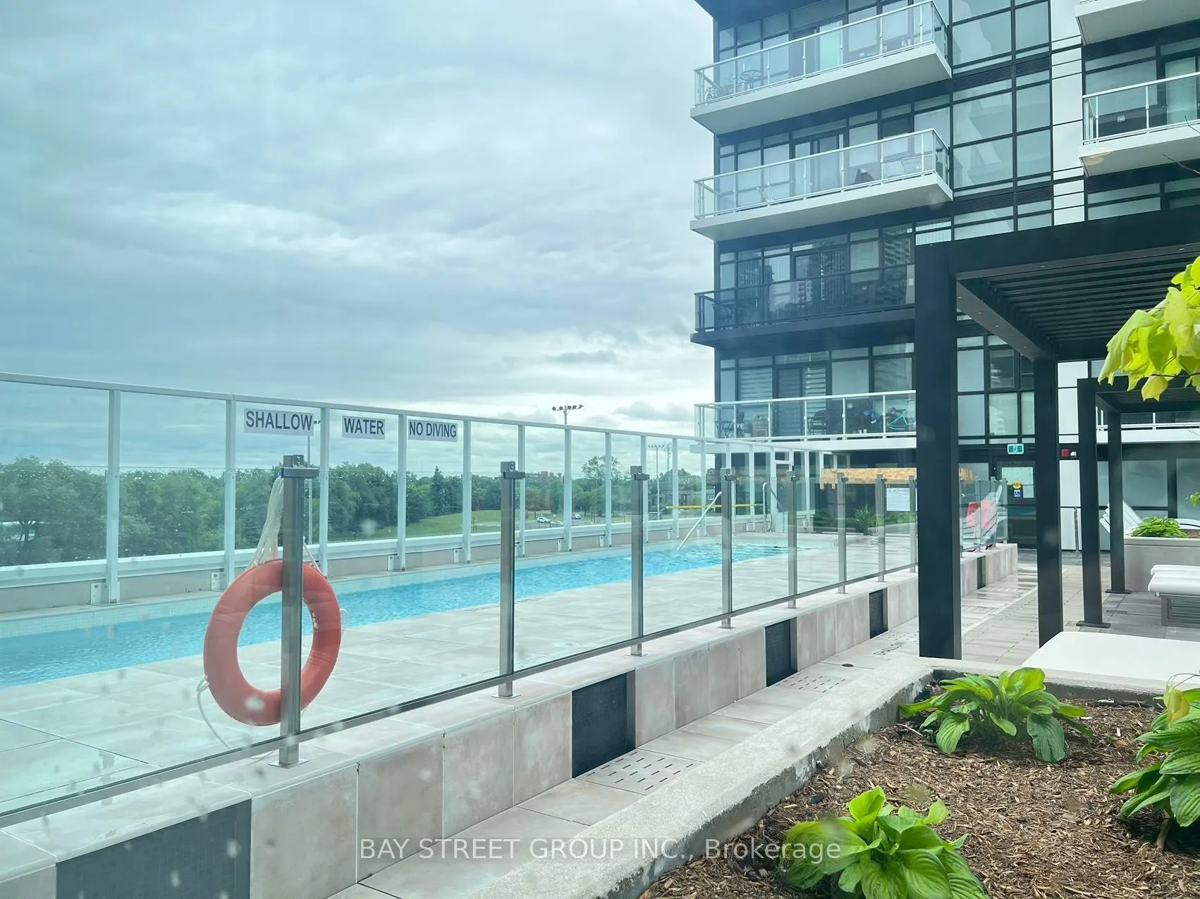 251 Manitoba Street #923