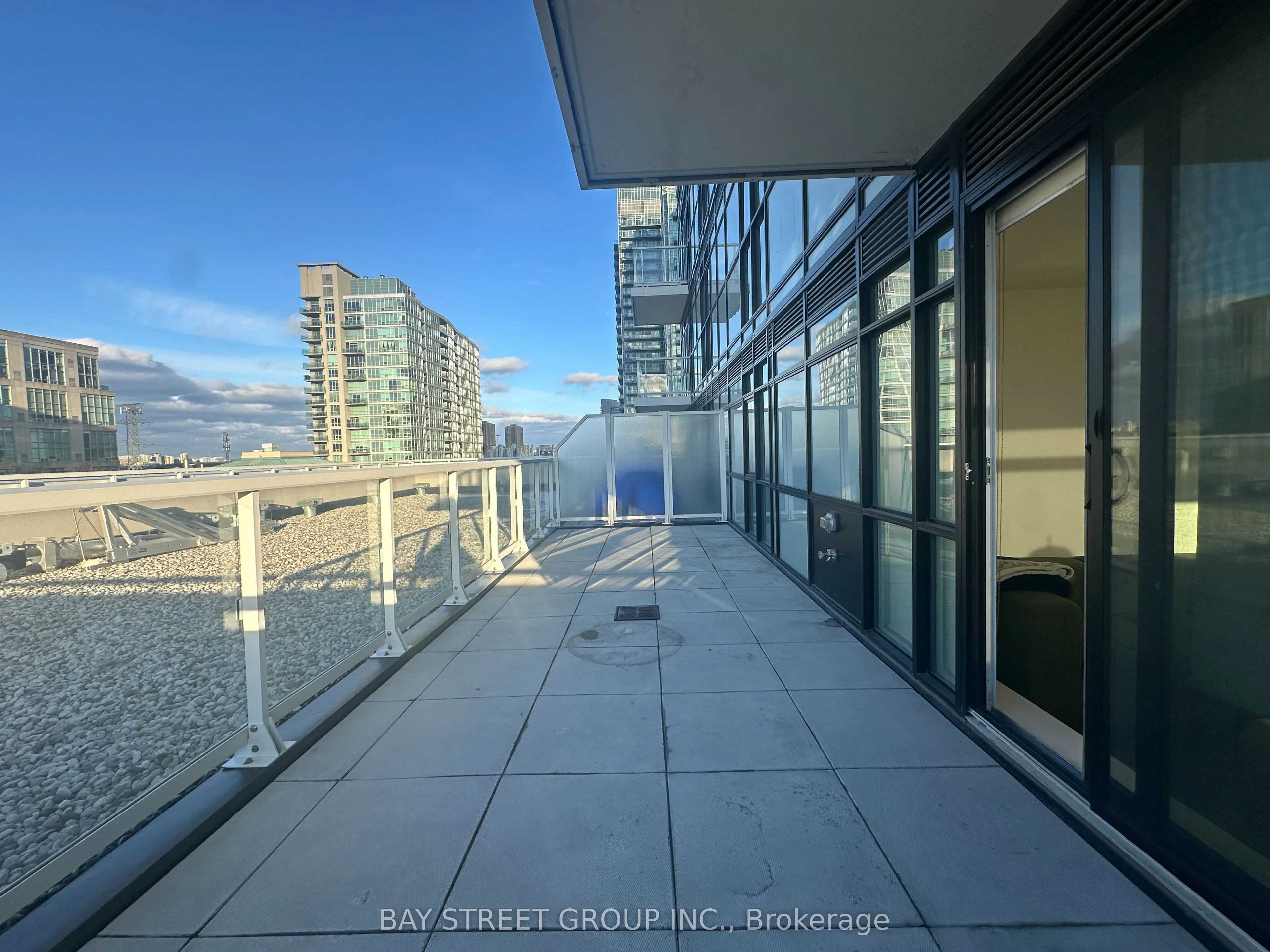 251 Manitoba Street #923