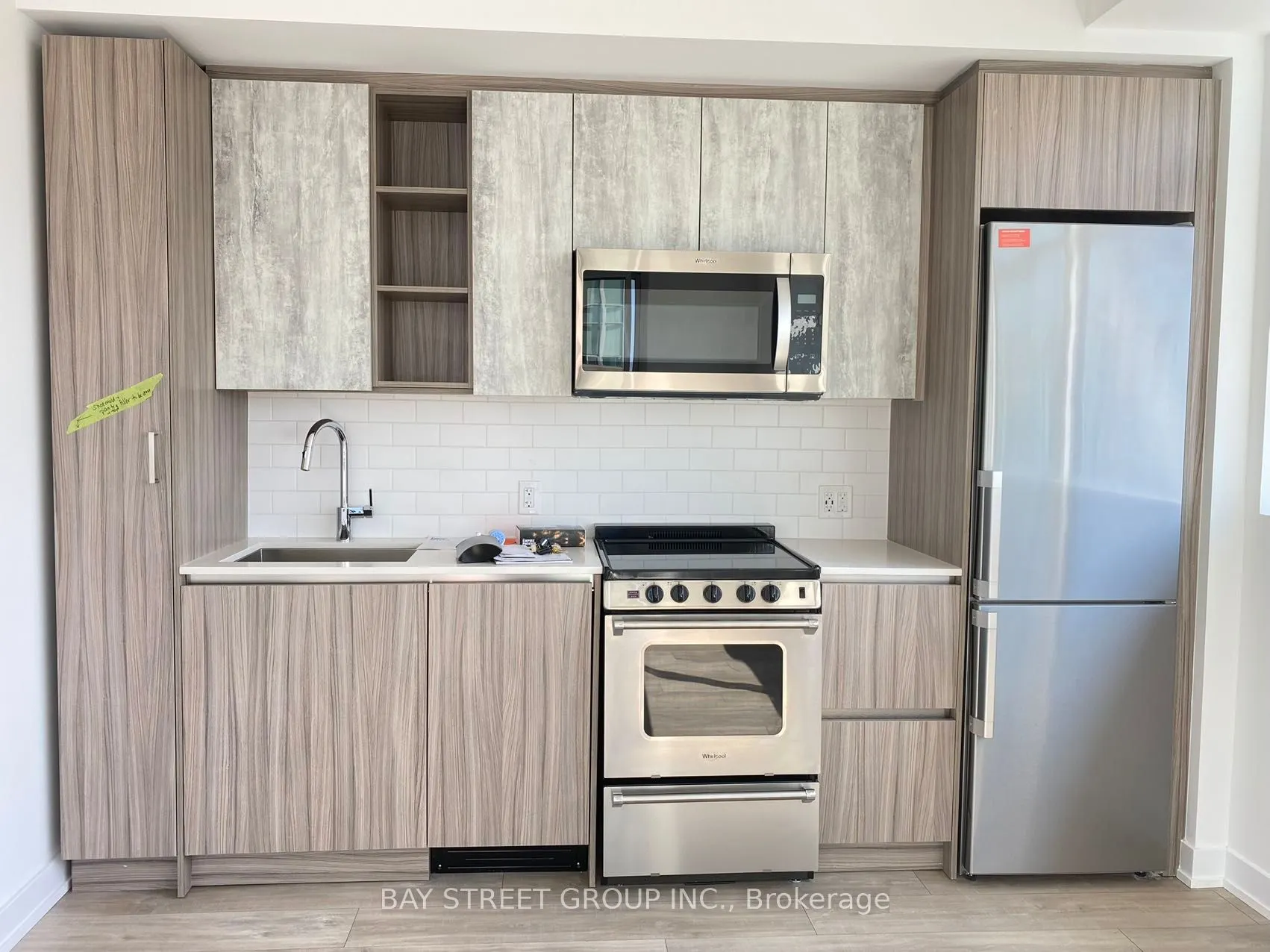 251 Manitoba Street #923