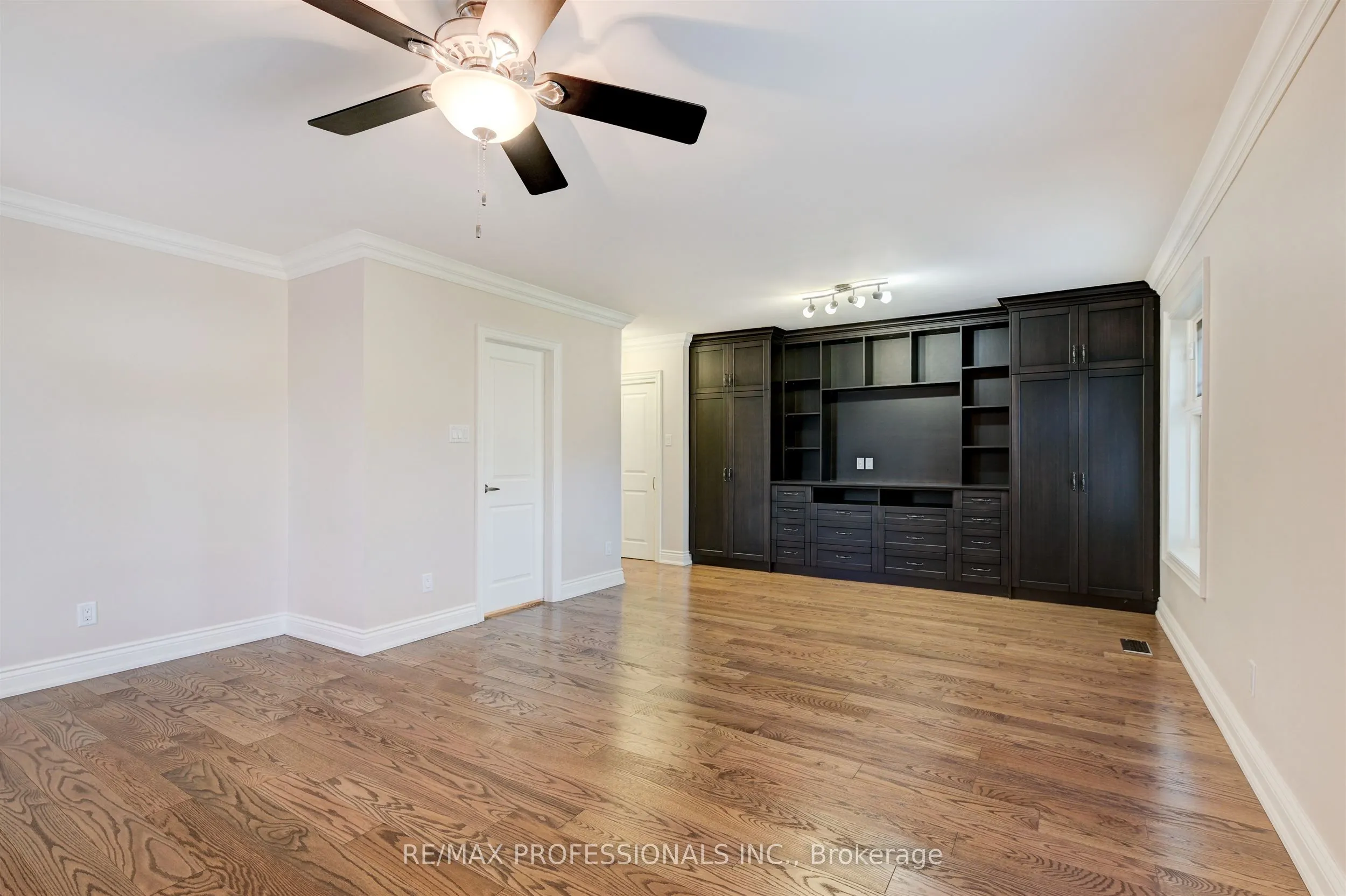 64 Ravensbourne Crescent
