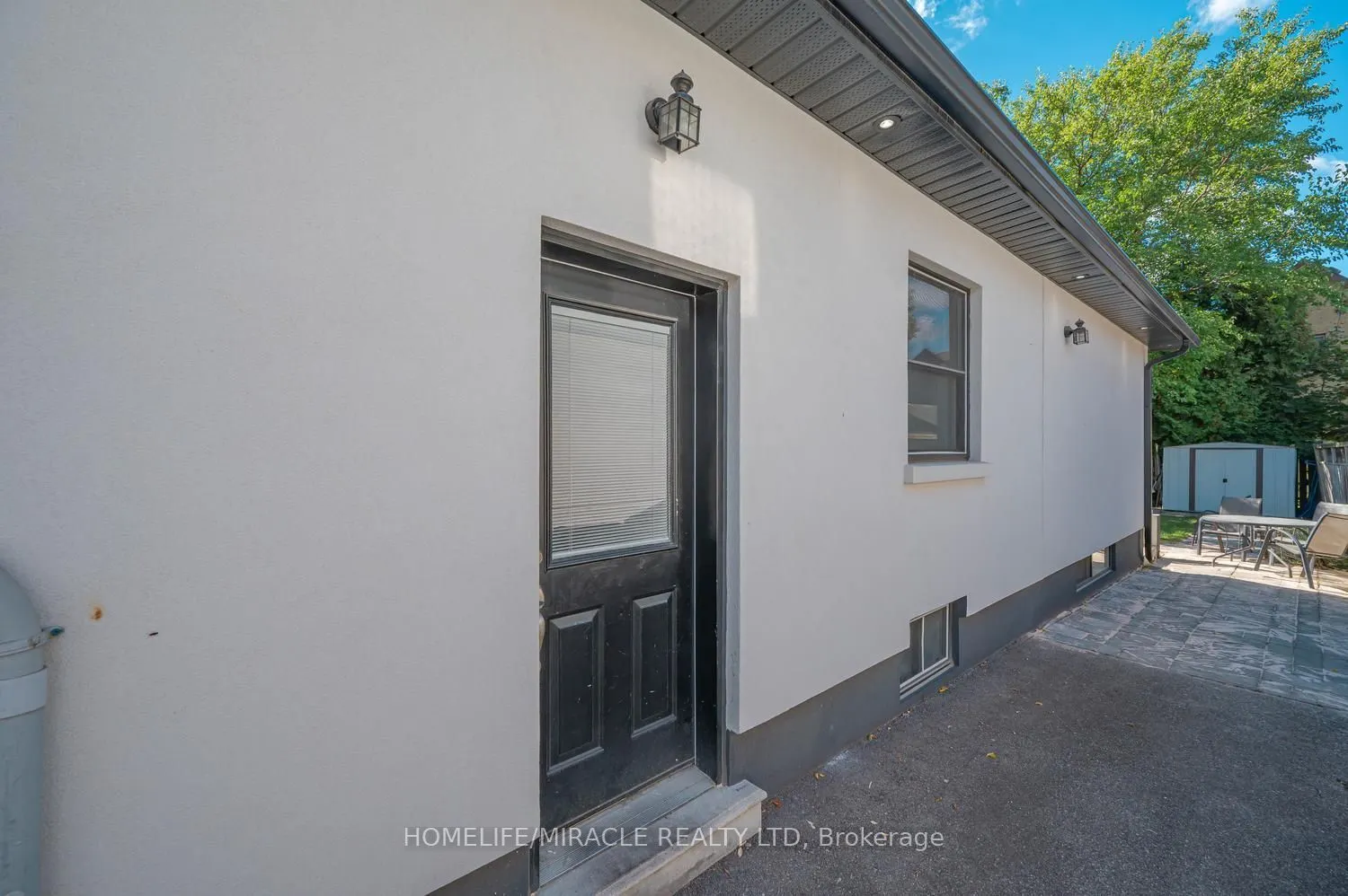 24 Acorn Avenue