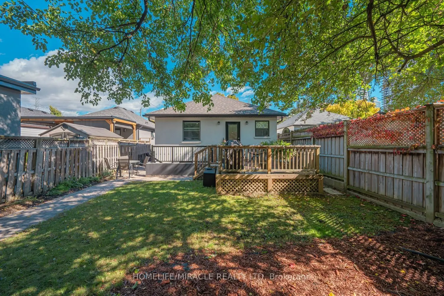 24 Acorn Avenue