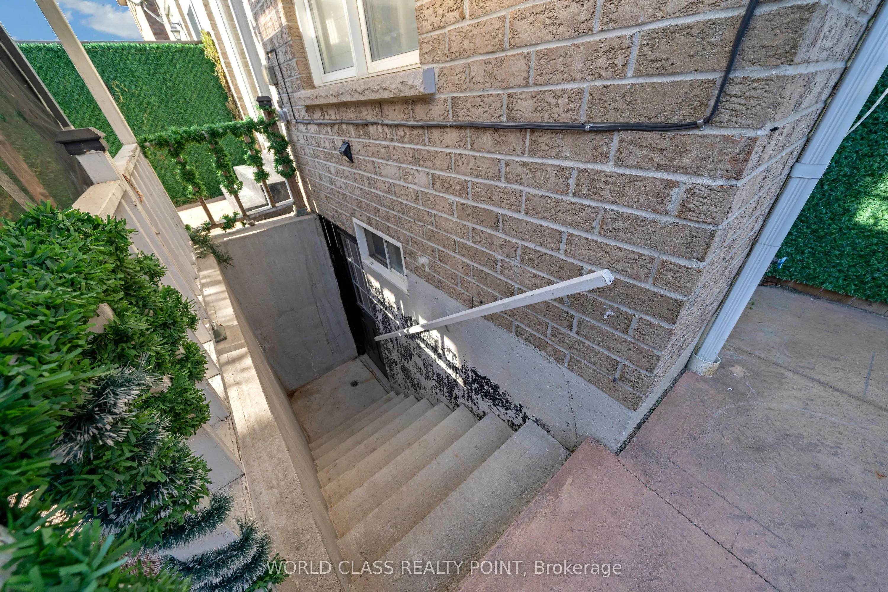 5529 Fudge Terrace