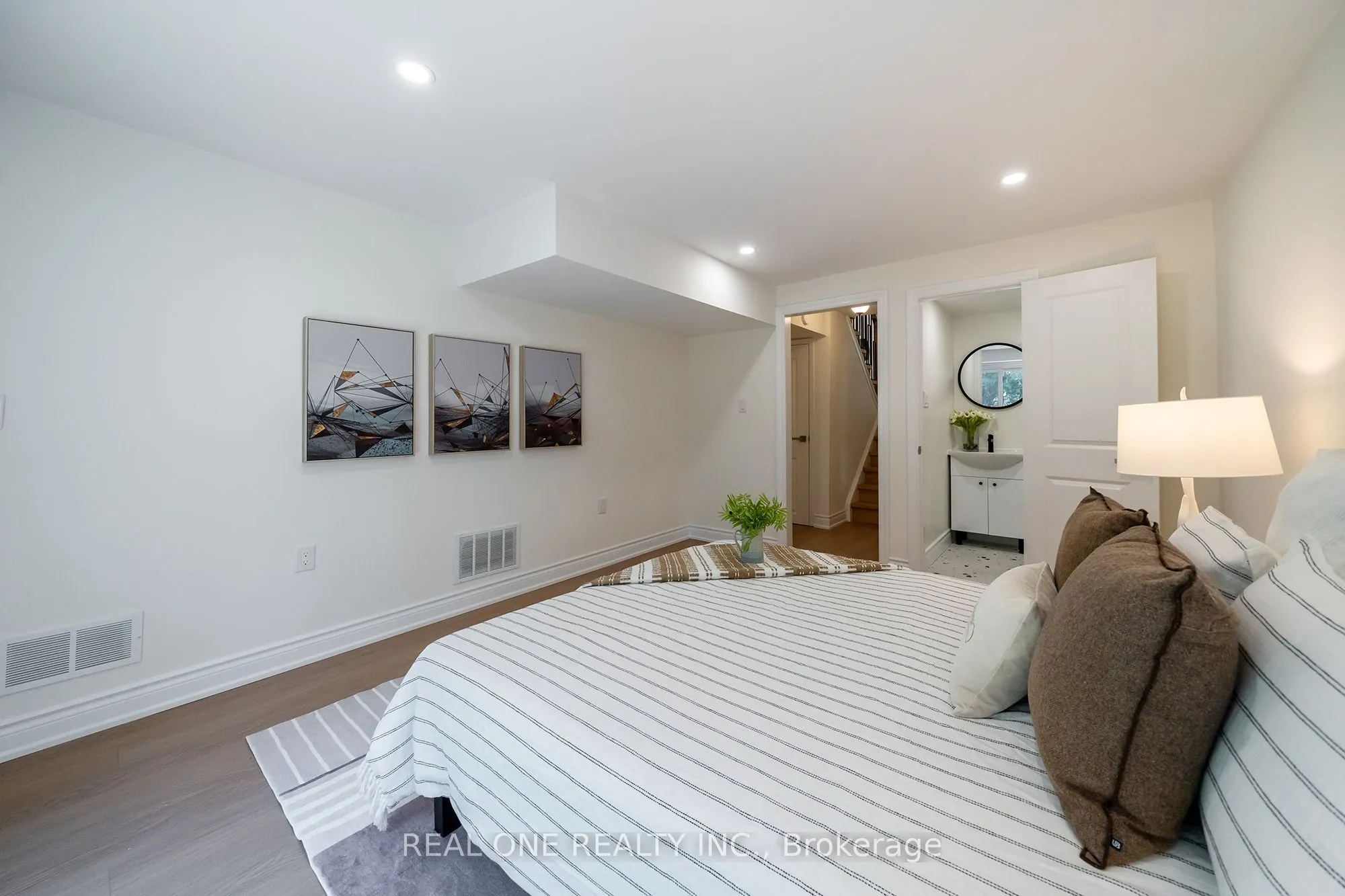3148 Bentworth Drive