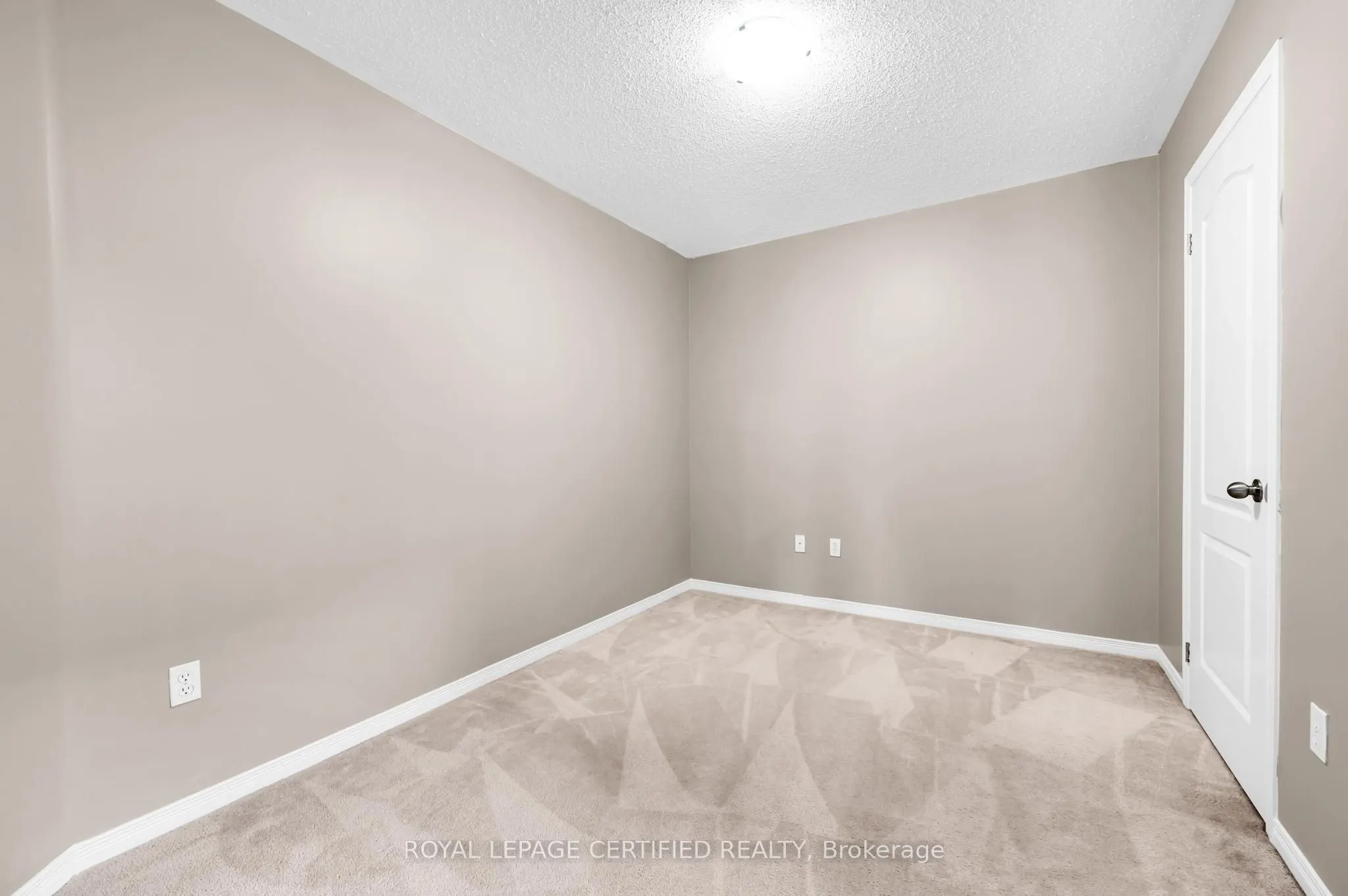 2493 Newcastle Crescent