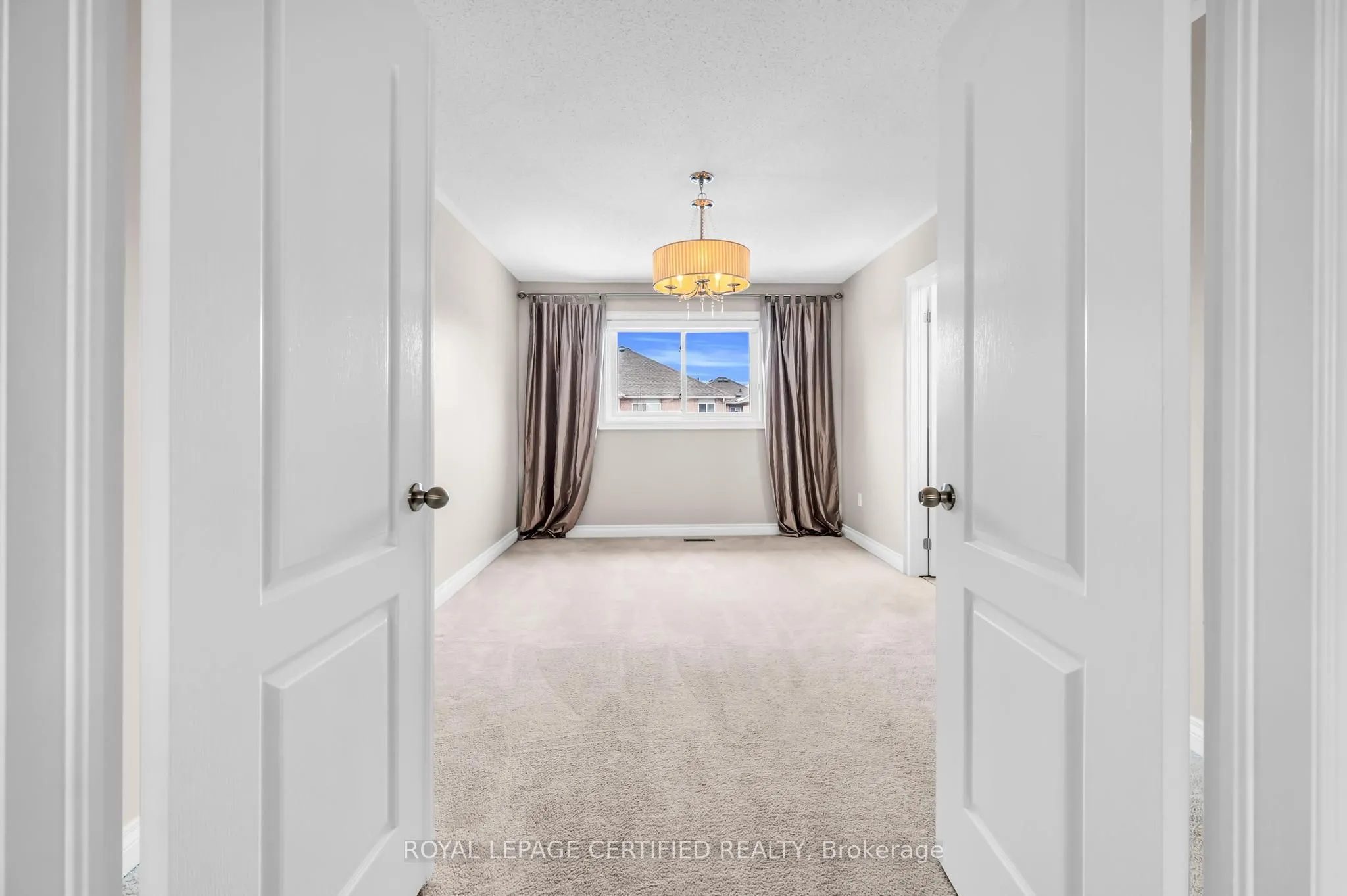 2493 Newcastle Crescent