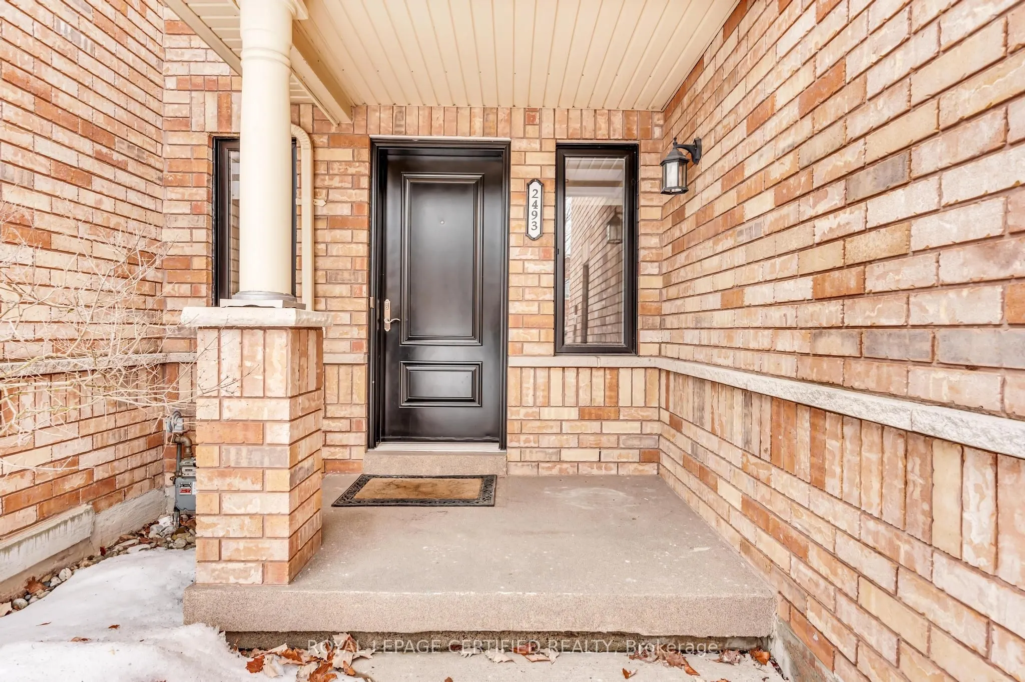 2493 Newcastle Crescent