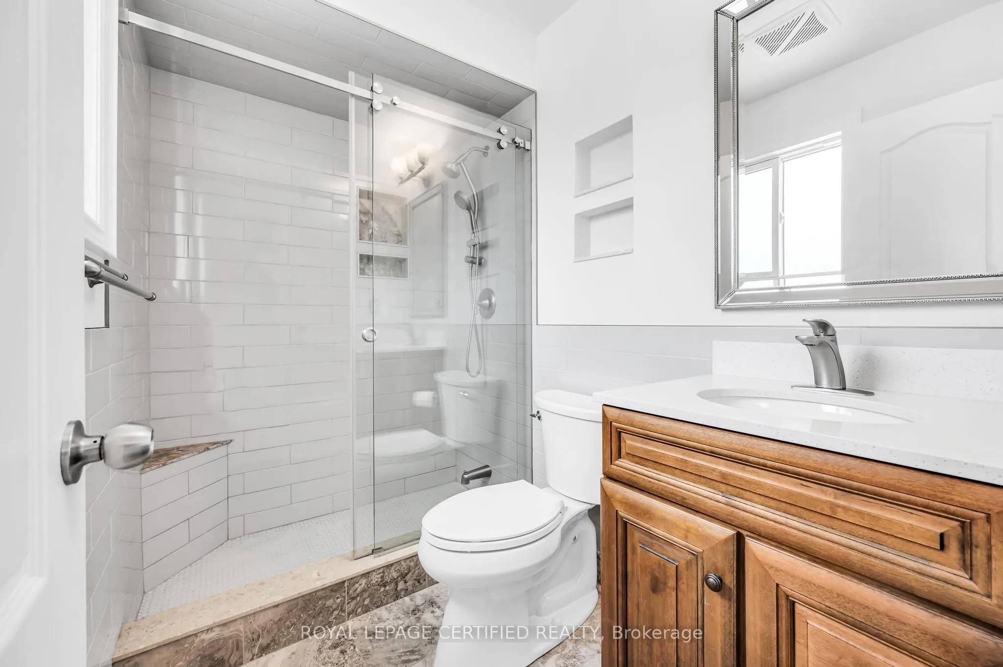 2493 Newcastle Crescent