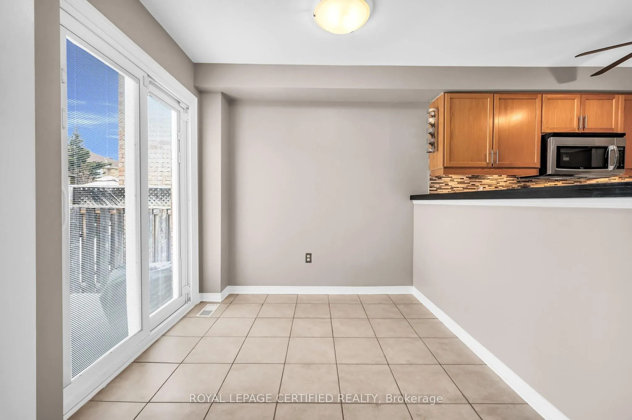 2493 Newcastle Crescent