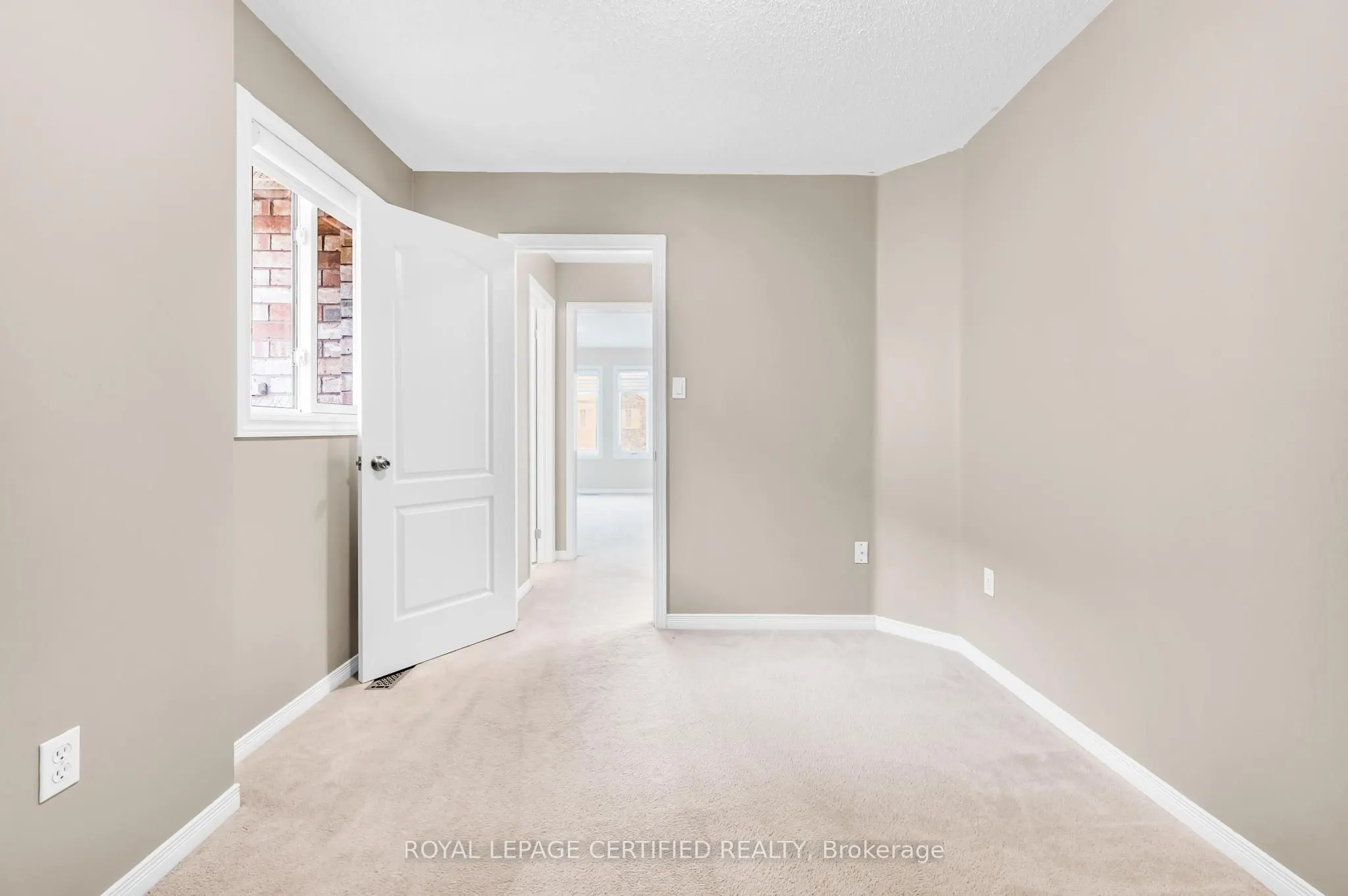 2493 Newcastle Crescent