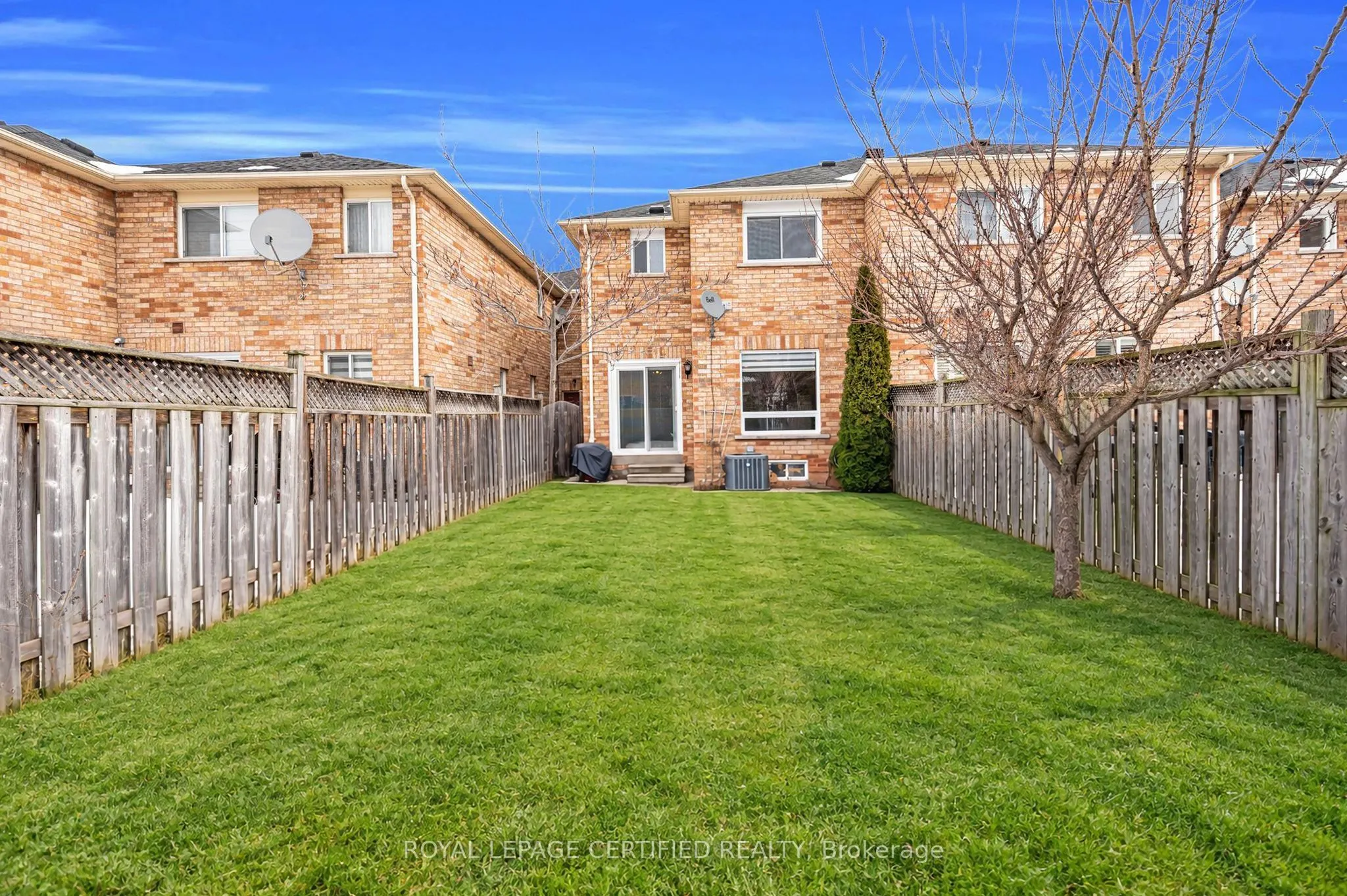 2493 Newcastle Crescent