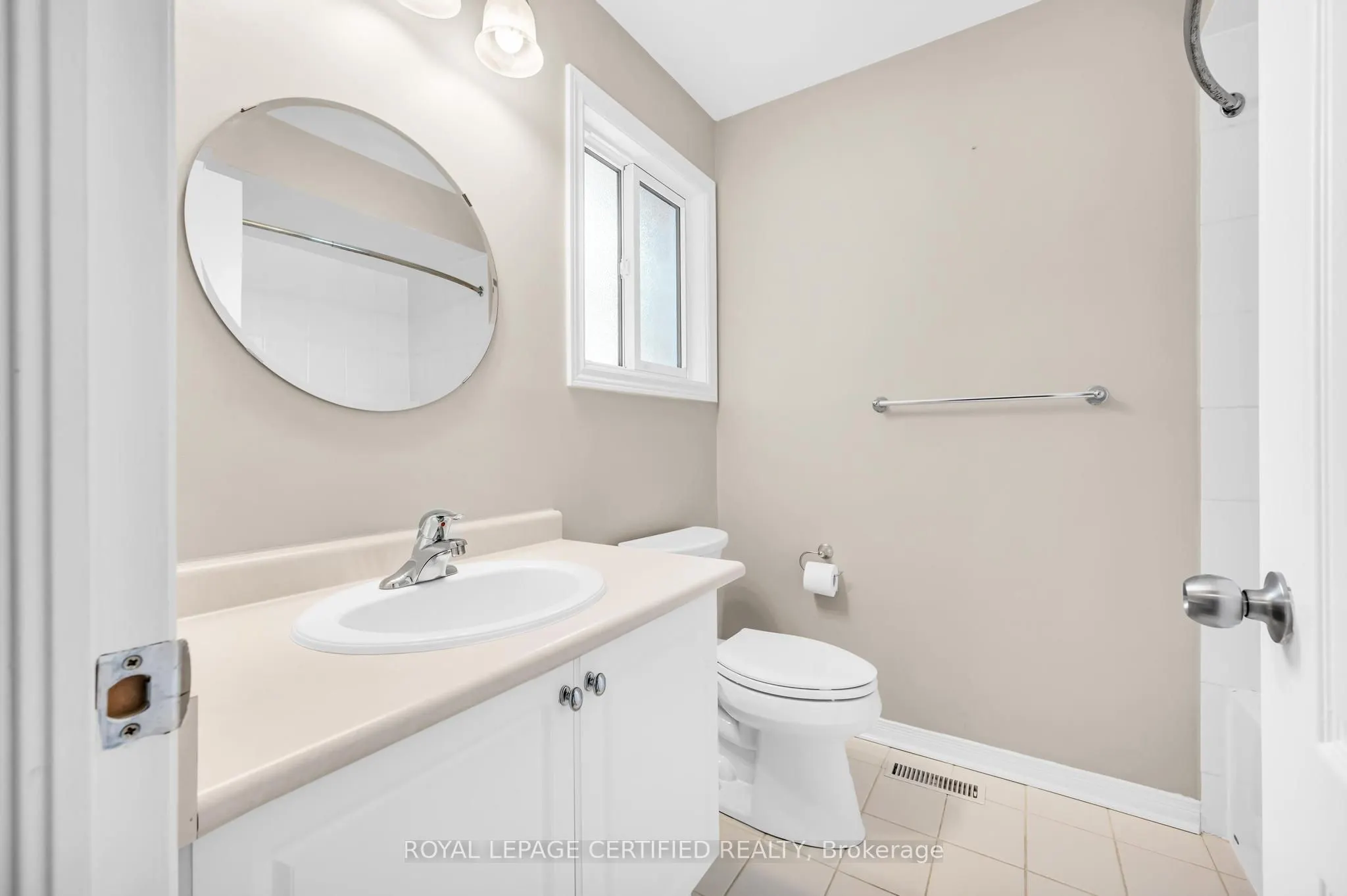 2493 Newcastle Crescent