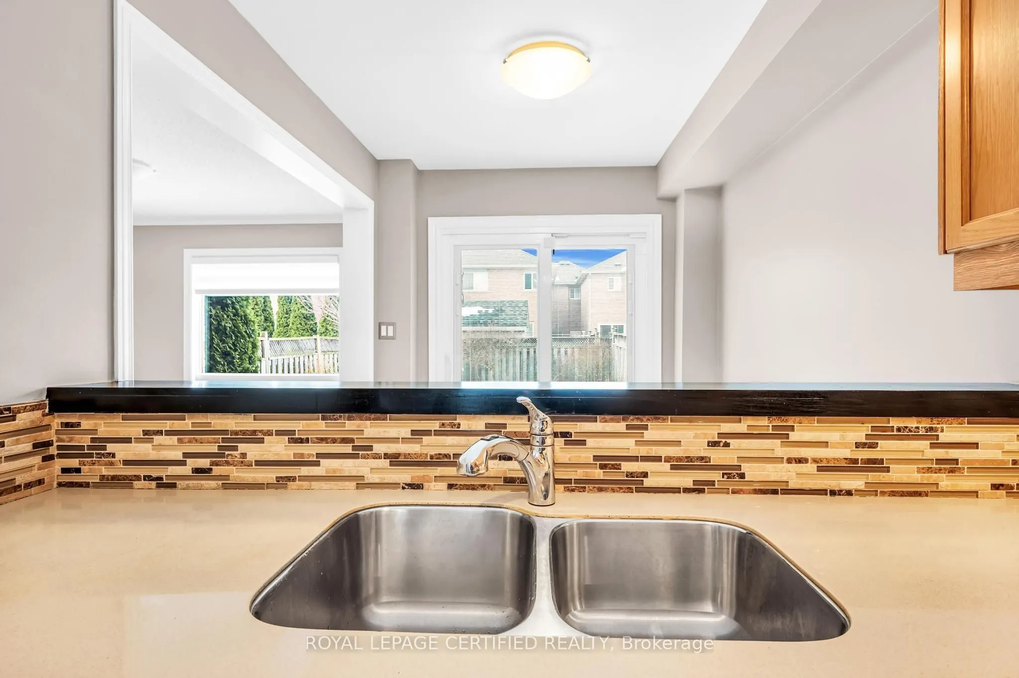 2493 Newcastle Crescent