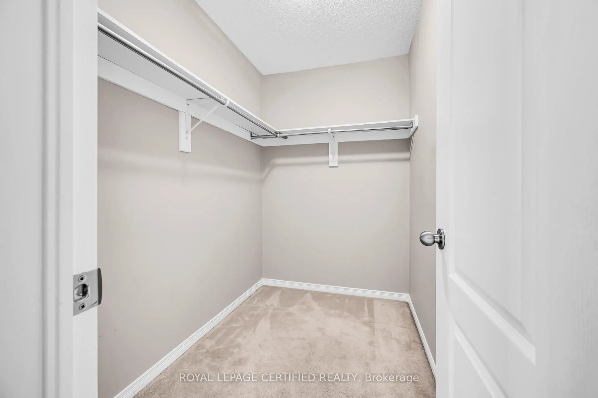 2493 Newcastle Crescent