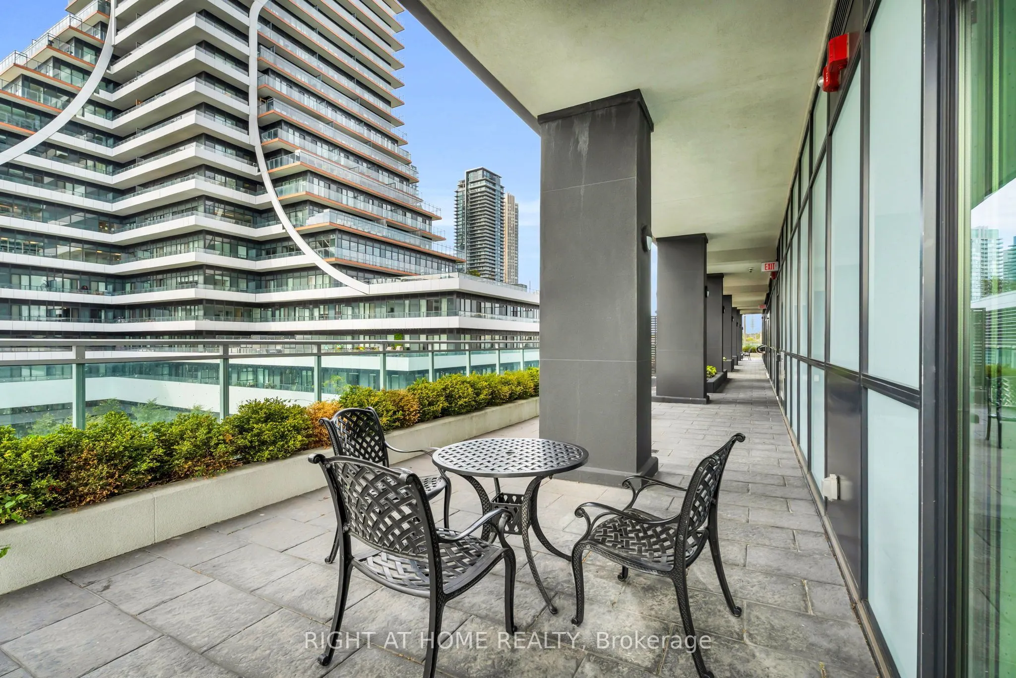 33 Shore Breeze Drive #2304