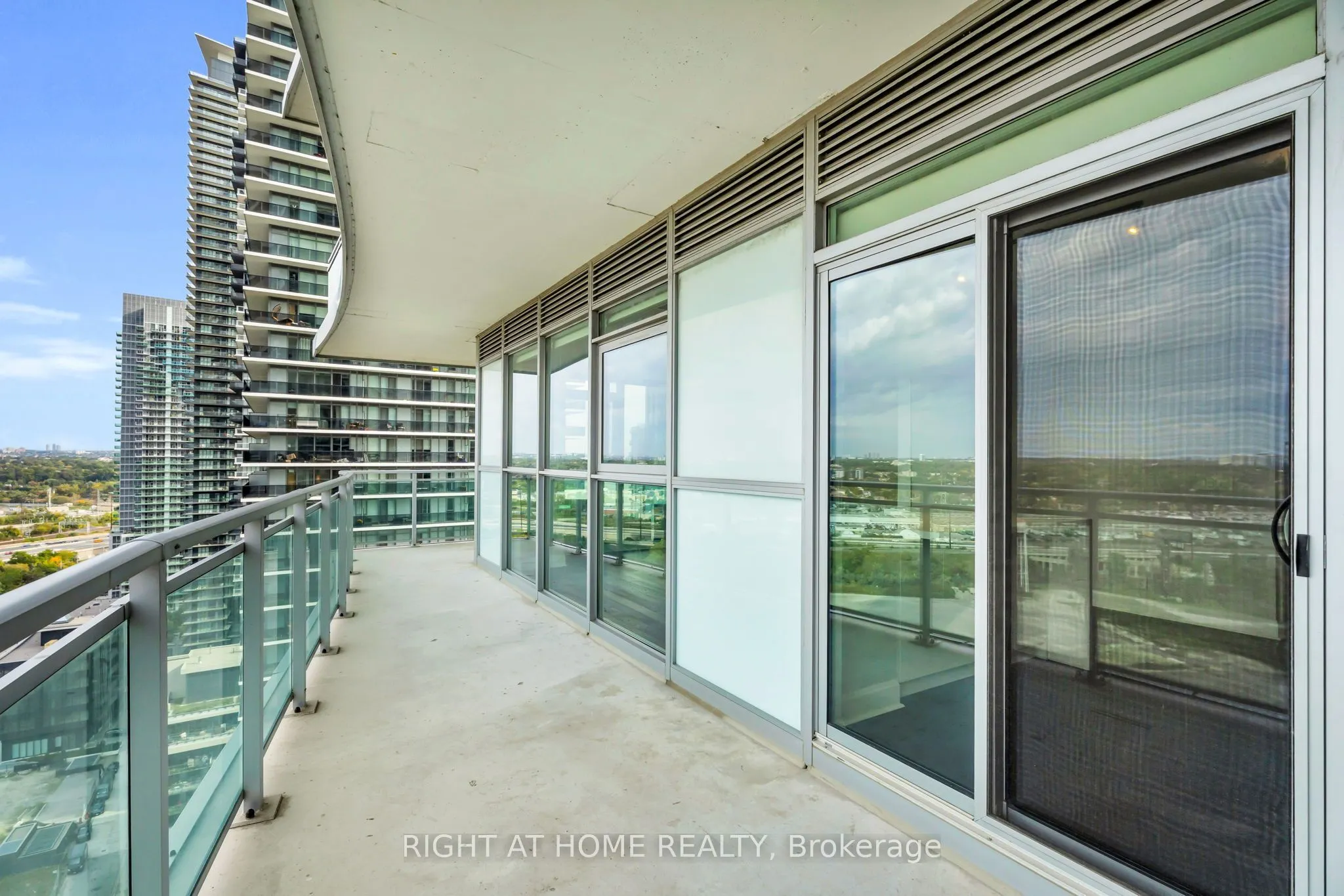 33 Shore Breeze Drive #2304