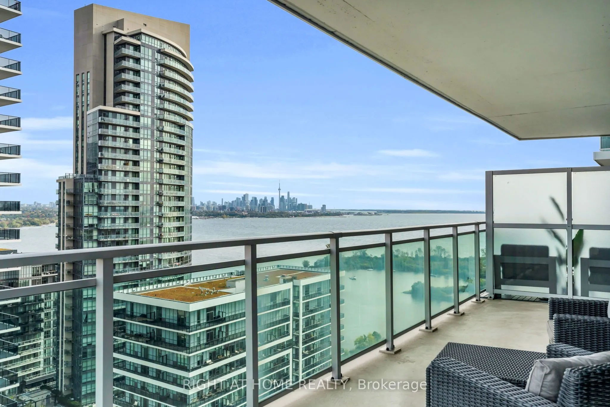 33 Shore Breeze Drive #2304