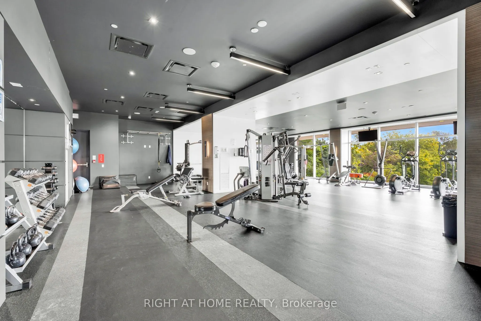 33 Shore Breeze Drive #2304