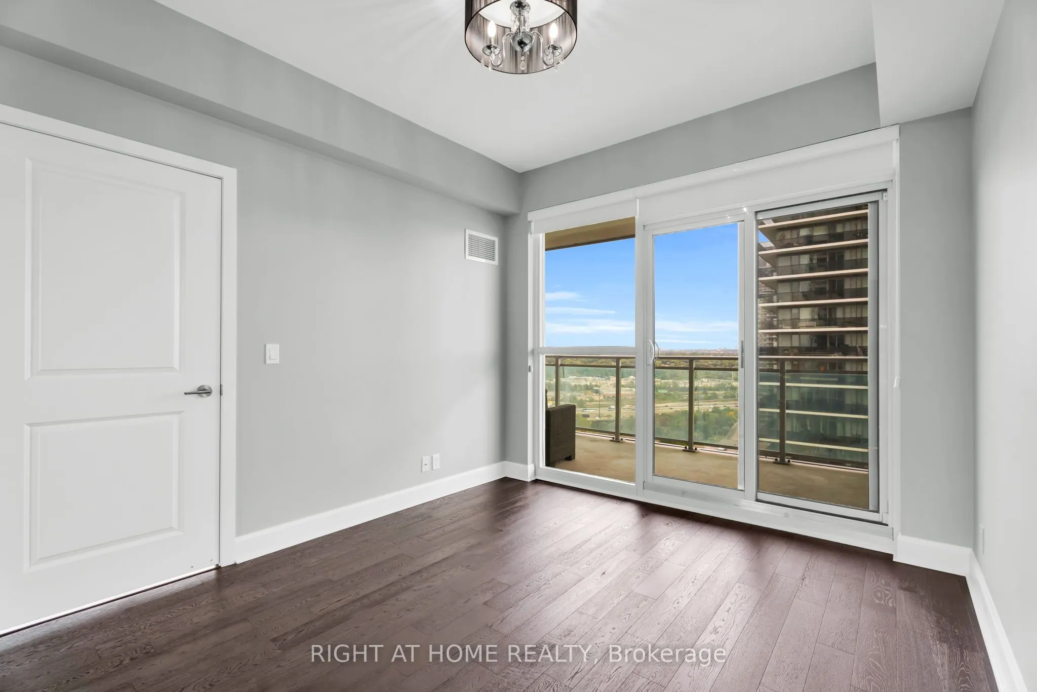 33 Shore Breeze Drive #2304