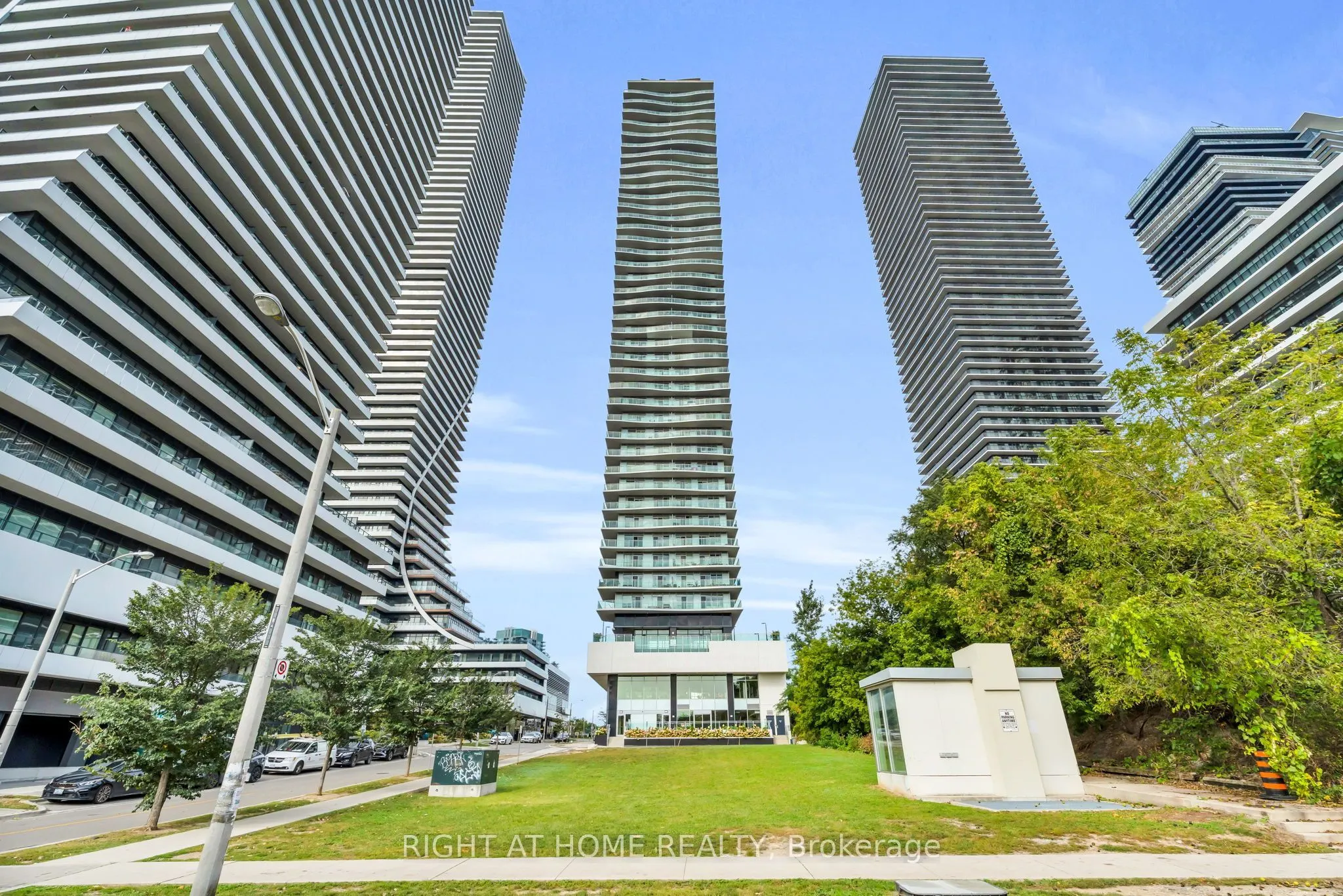 33 Shore Breeze Drive #2304
