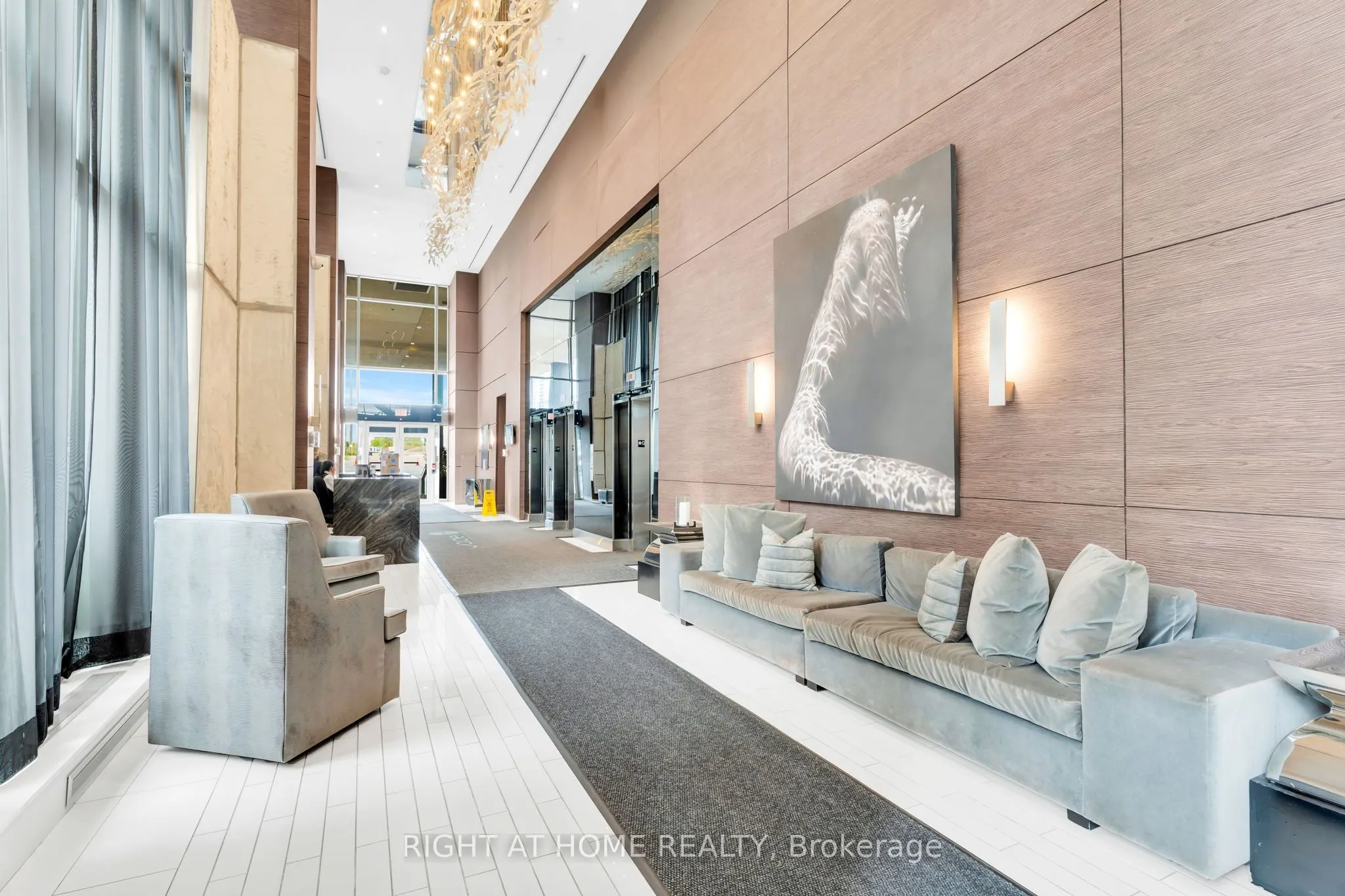 33 Shore Breeze Drive #2304