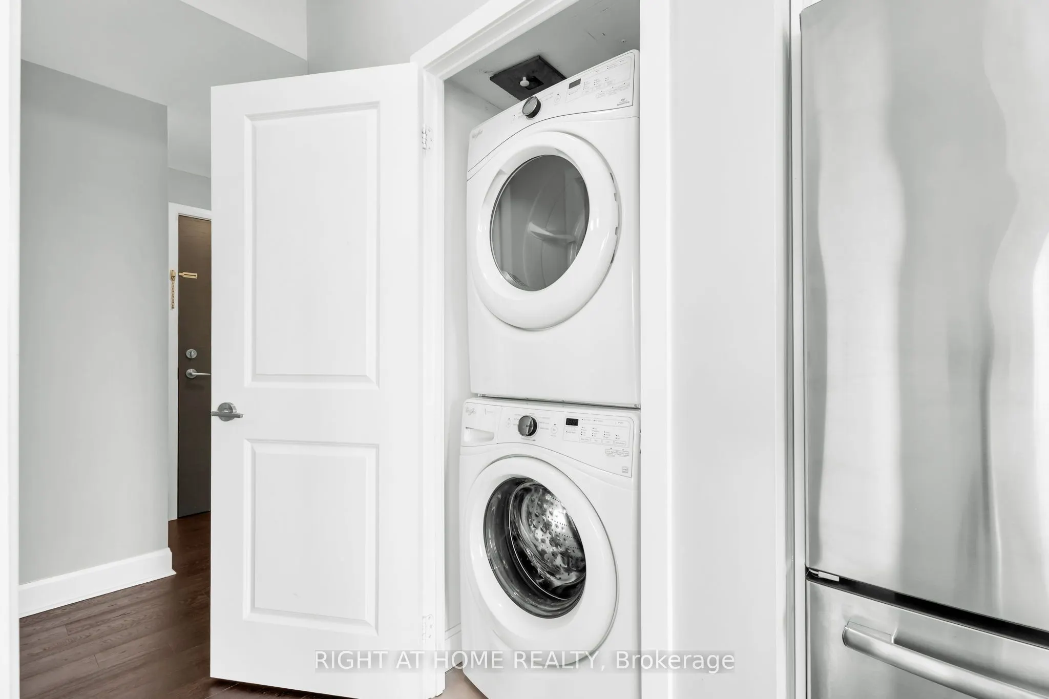 33 Shore Breeze Drive #2304