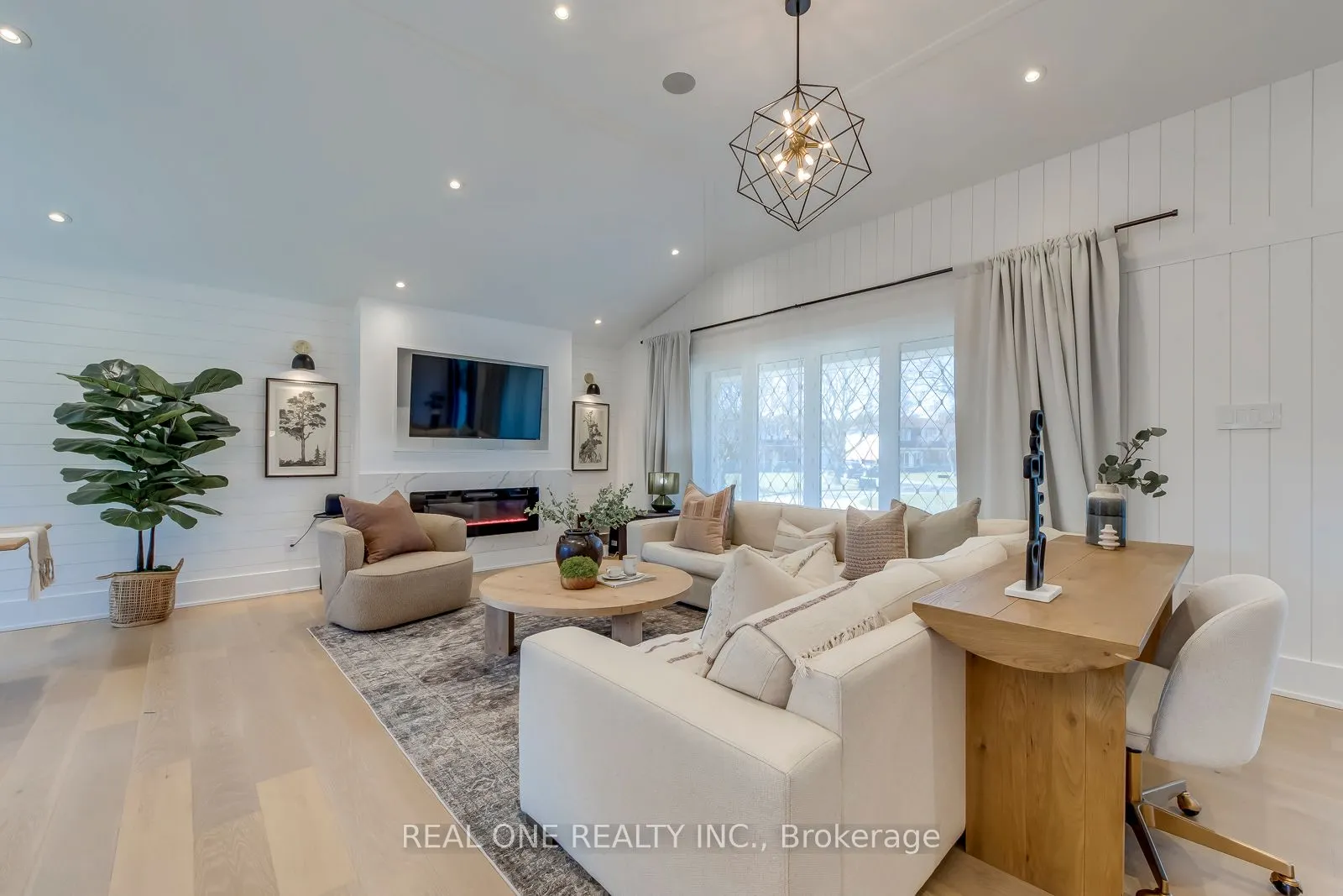 1224 Willowbrook Drive
