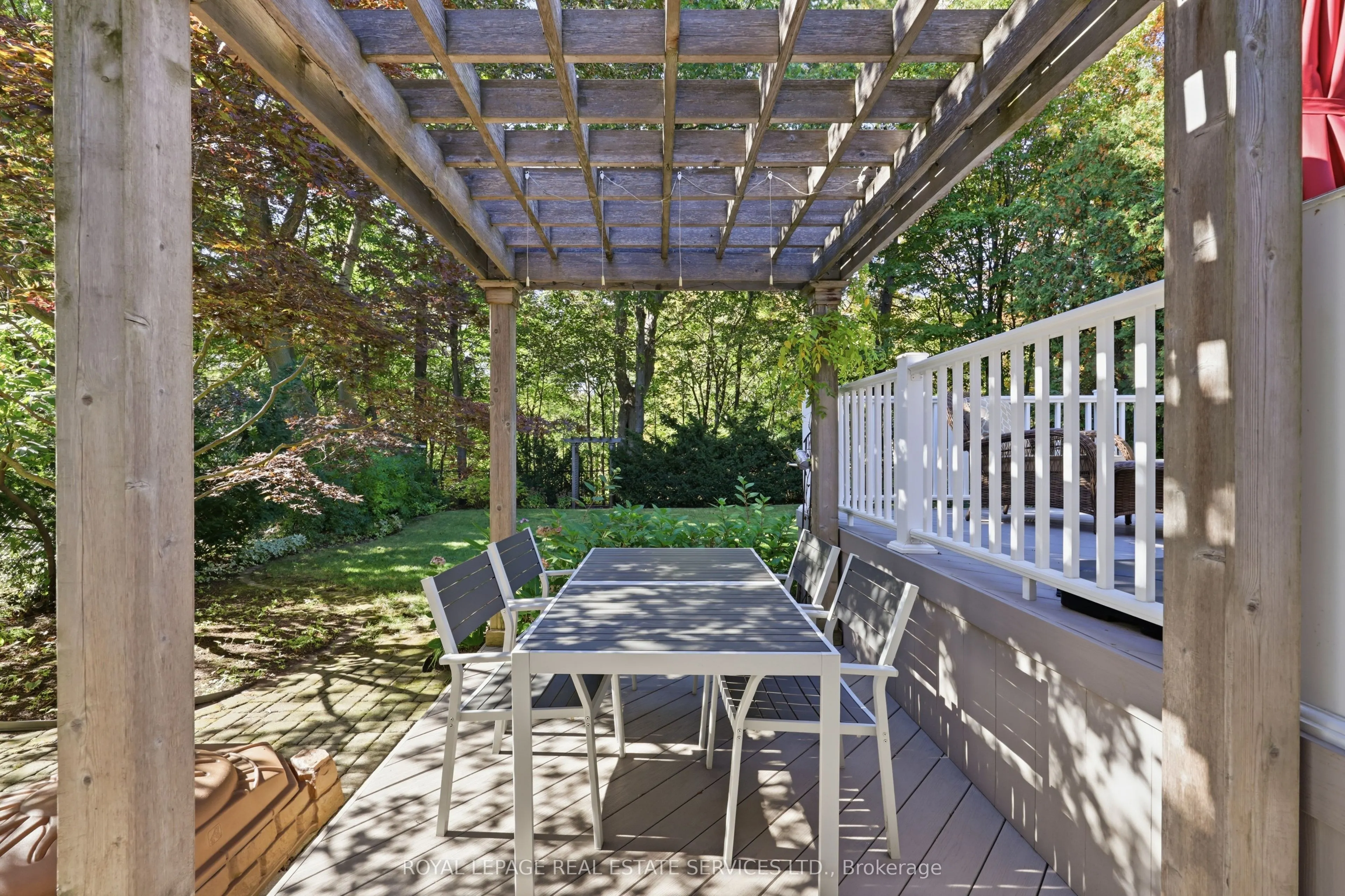 1320 Hillview Crescent
