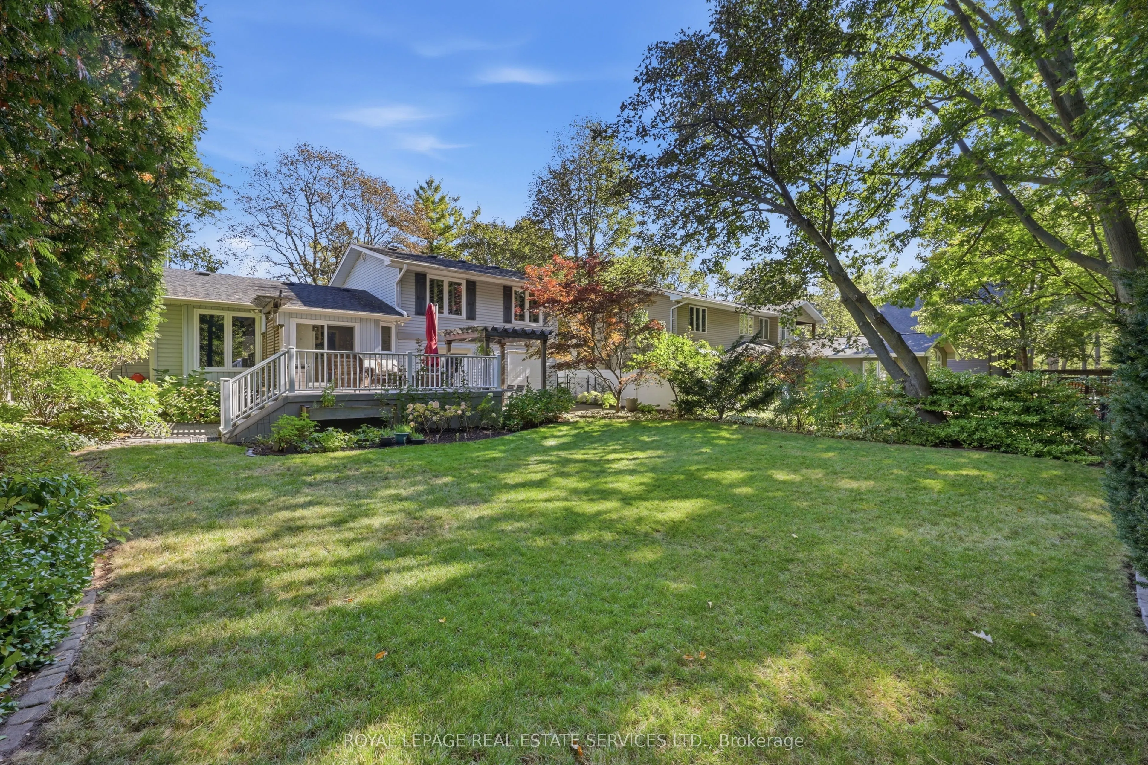 1320 Hillview Crescent