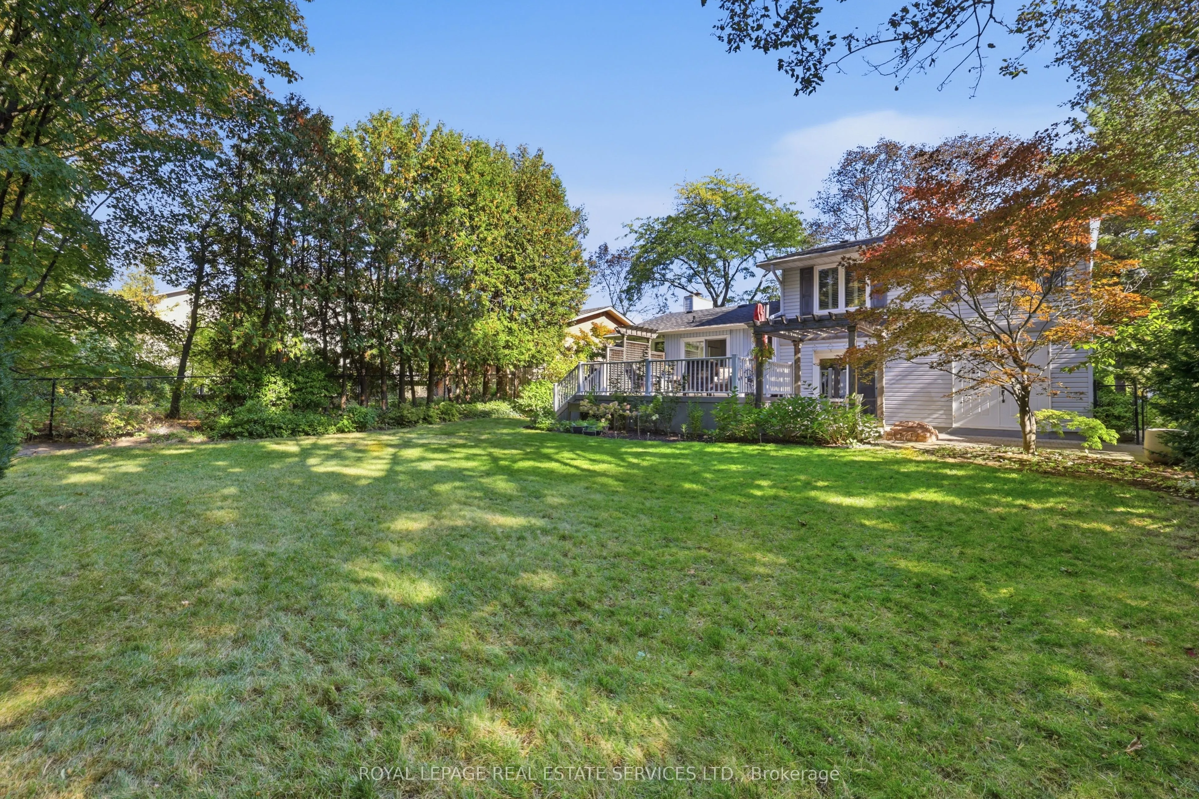 1320 Hillview Crescent