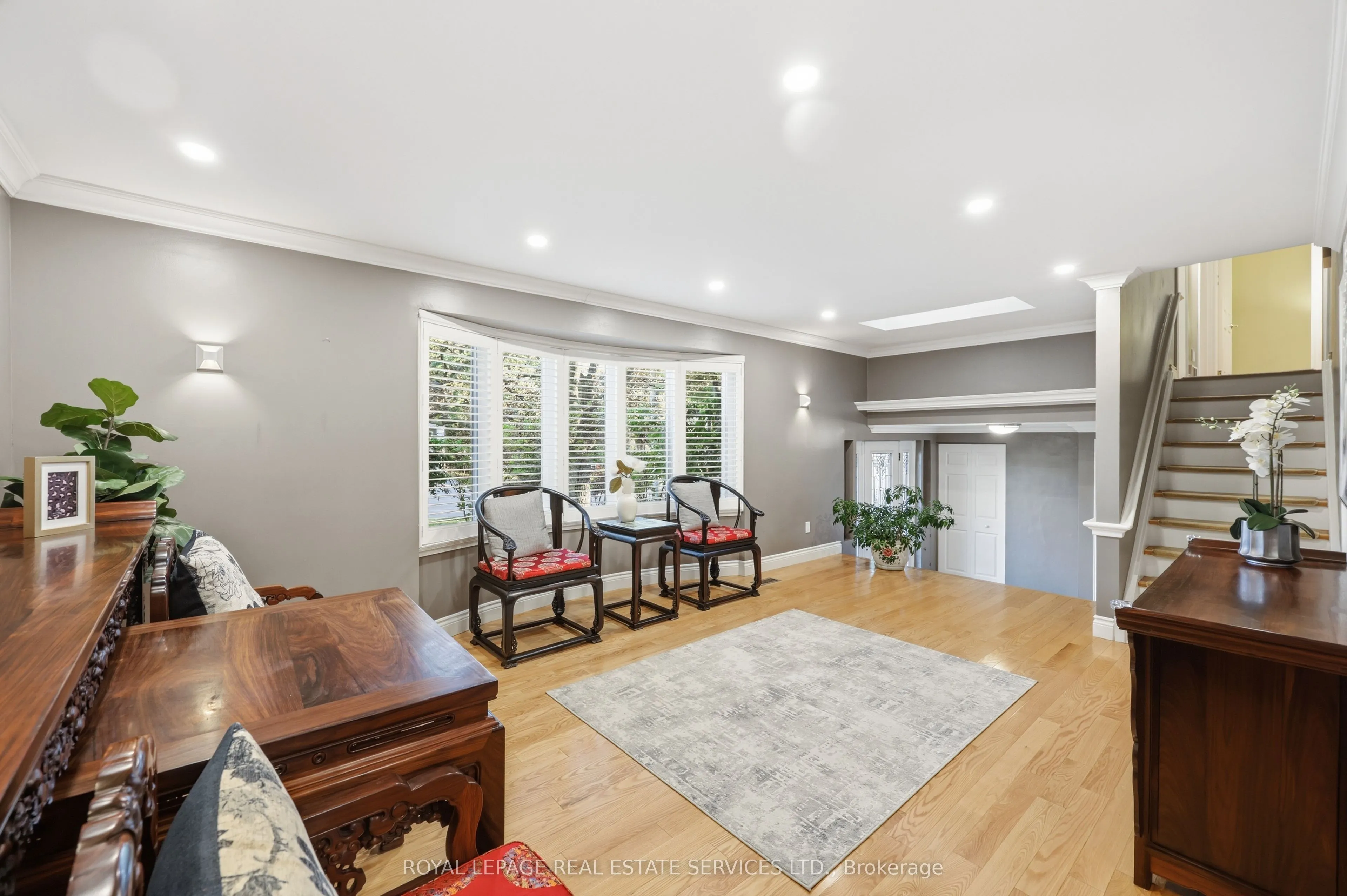 1320 Hillview Crescent