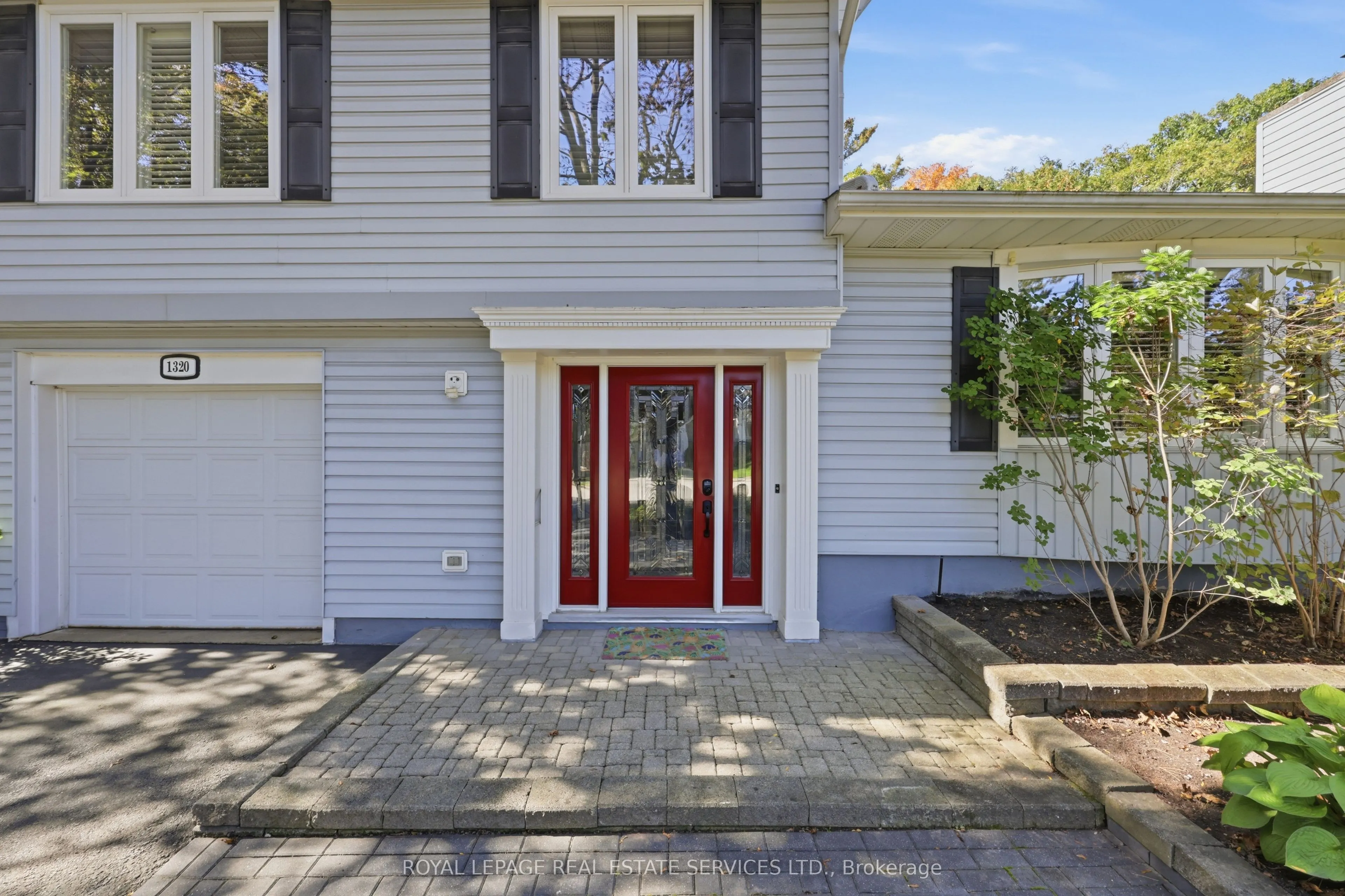 1320 Hillview Crescent