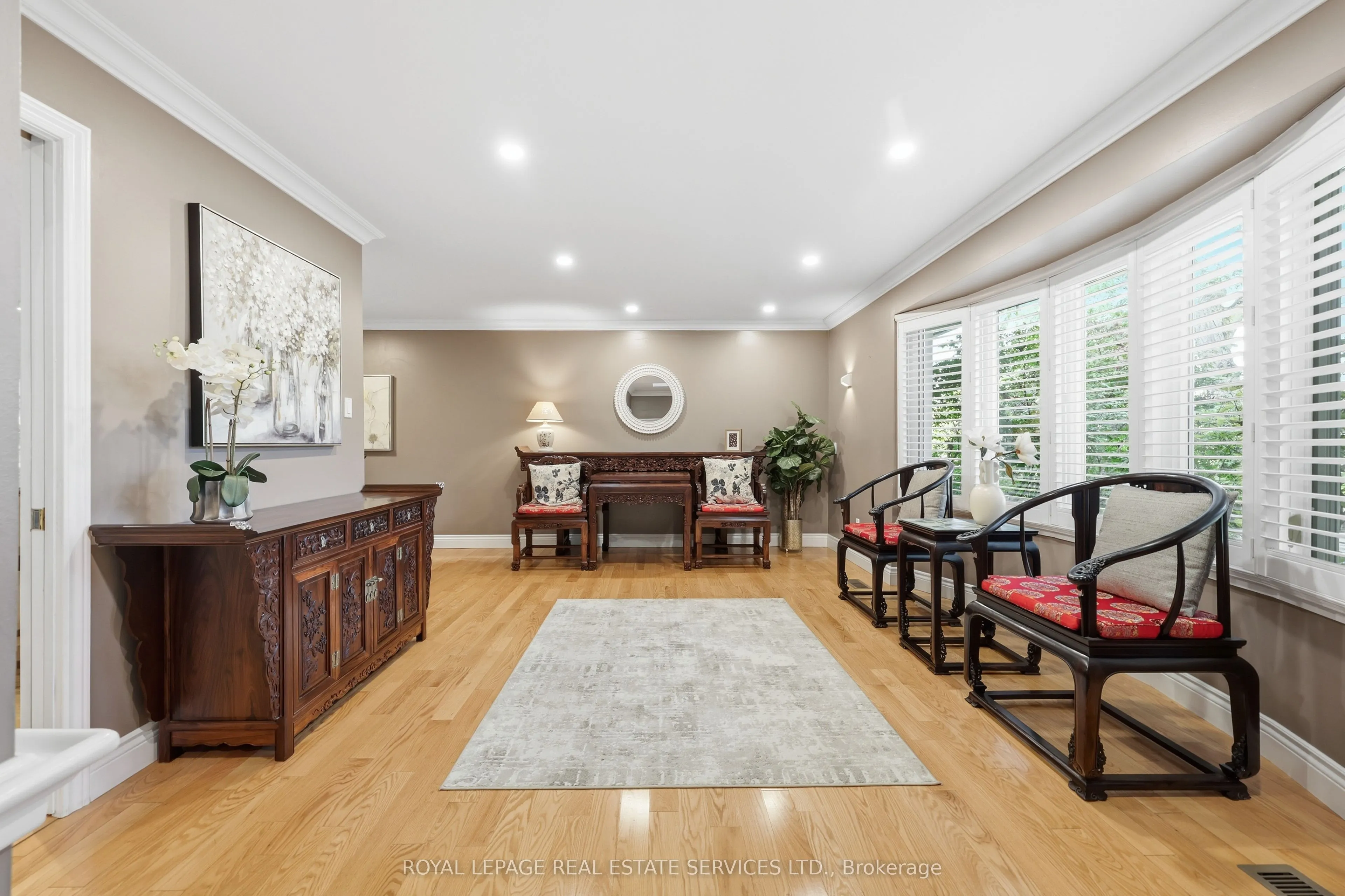 1320 Hillview Crescent