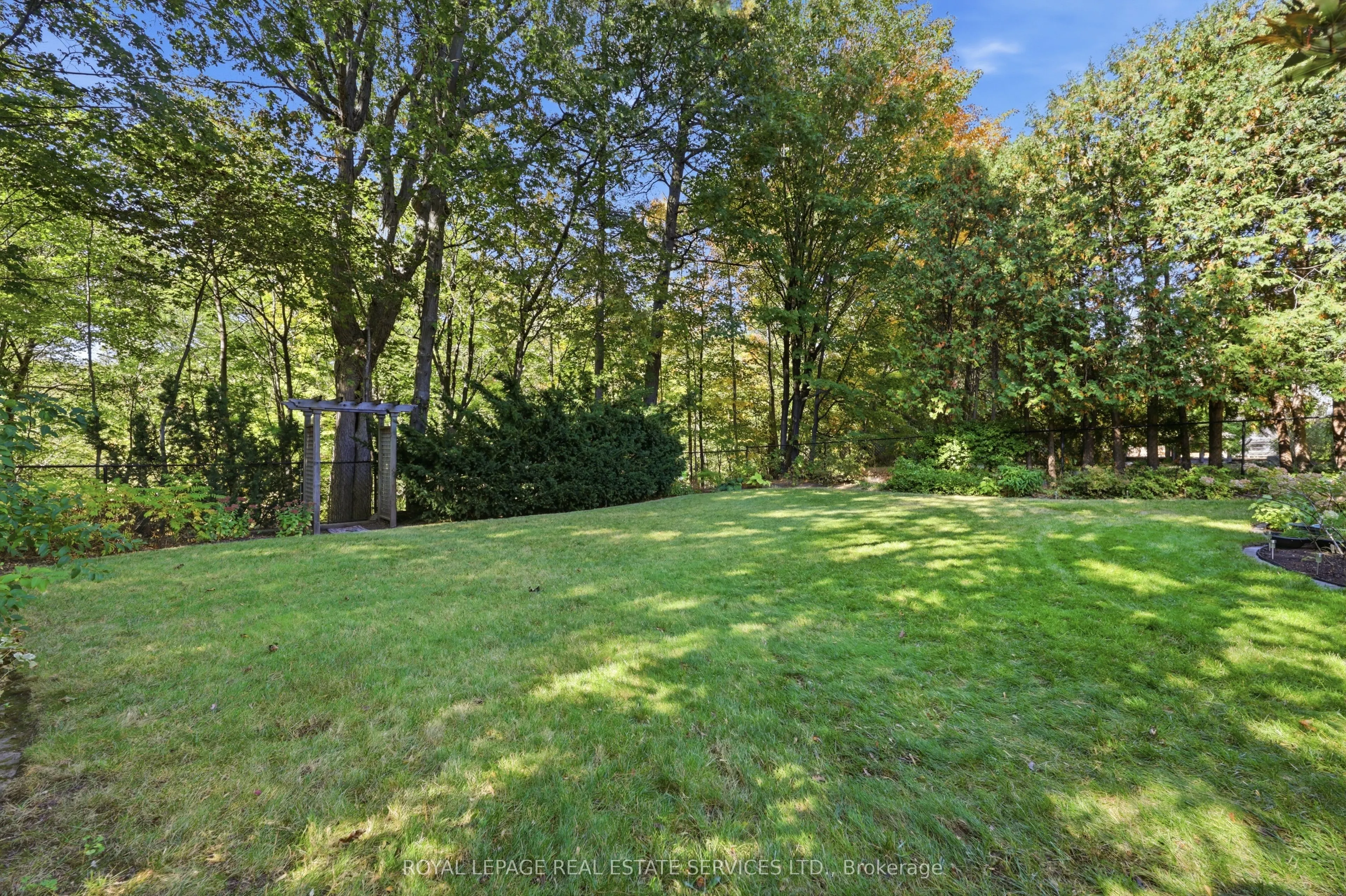 1320 Hillview Crescent